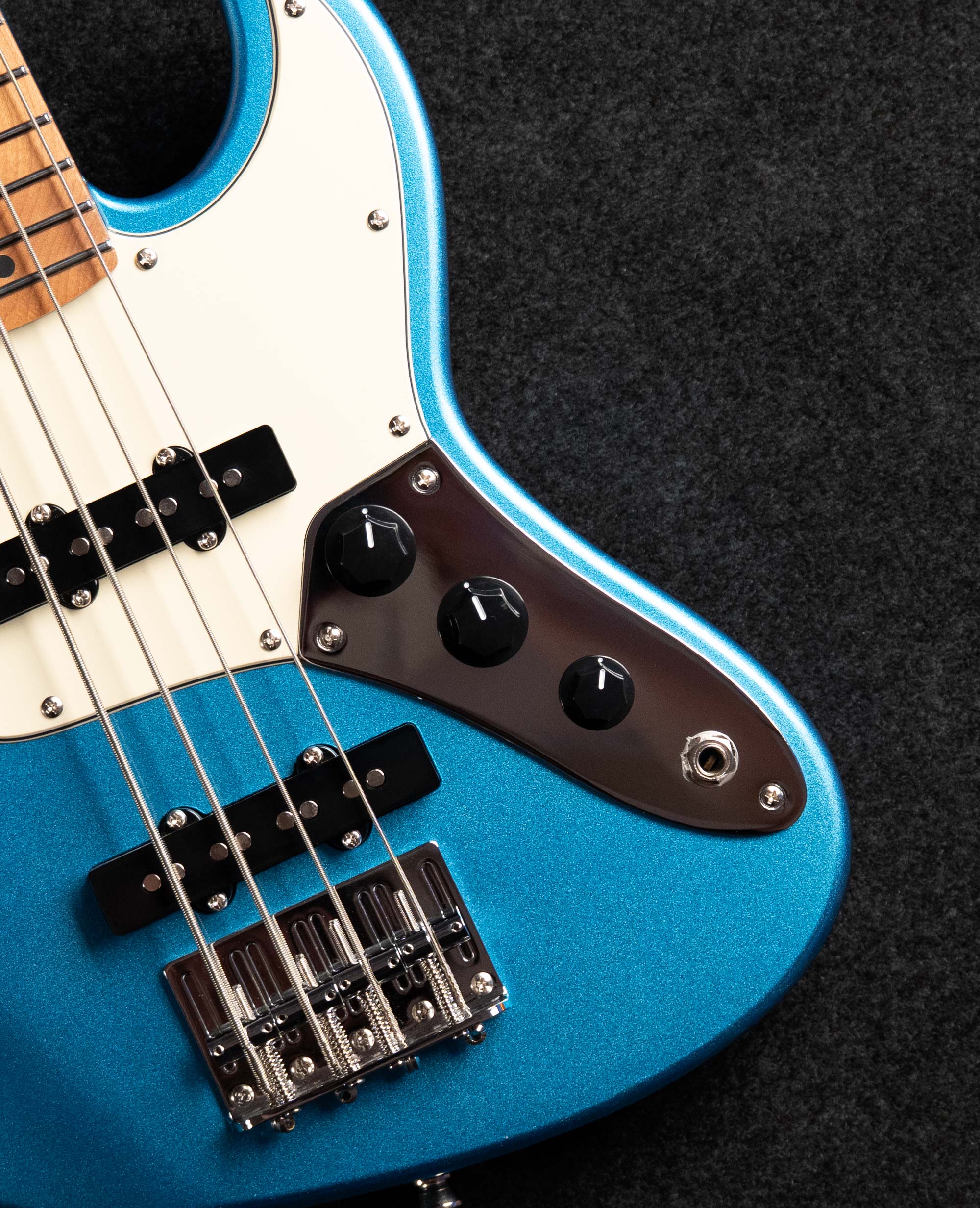 Бас-гитара уменьшенная Flight Mini JB LPB - купить в "Гитарном Клубе"