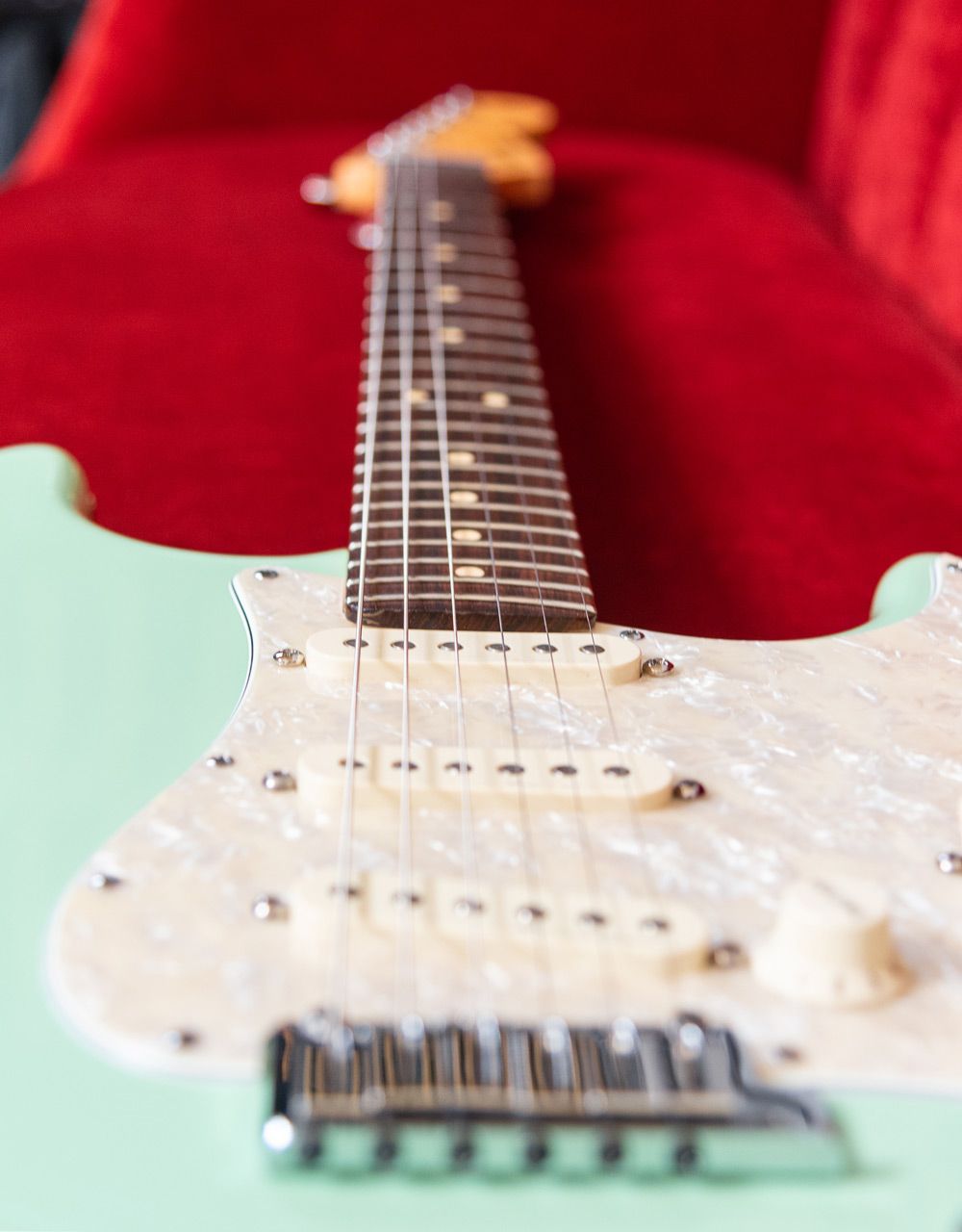 Электрогитара Fender Custom Shop Stratocaster Surf Green, именная модель Jeff Beck - купить в "Гитарном Клубе"