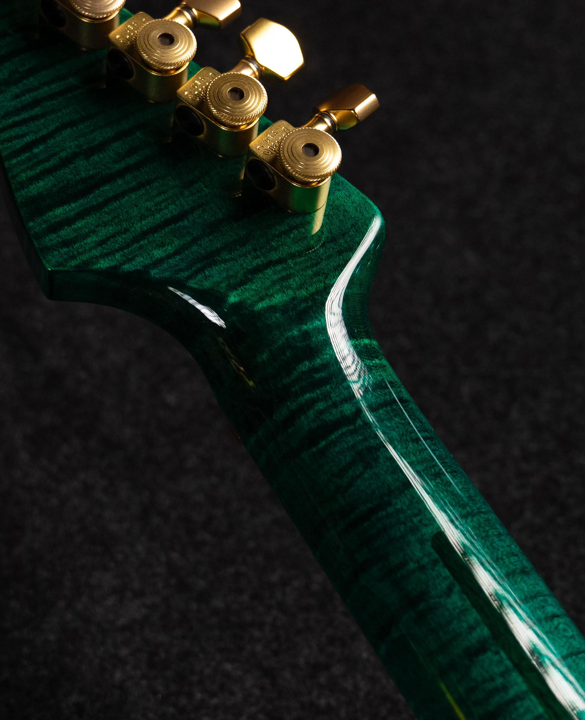 Электрогитара Fender Custom Shop Masterbuilt Yuriy Shishkov Green Stratocaster, 07 - купить в "Гитарном Клубе"