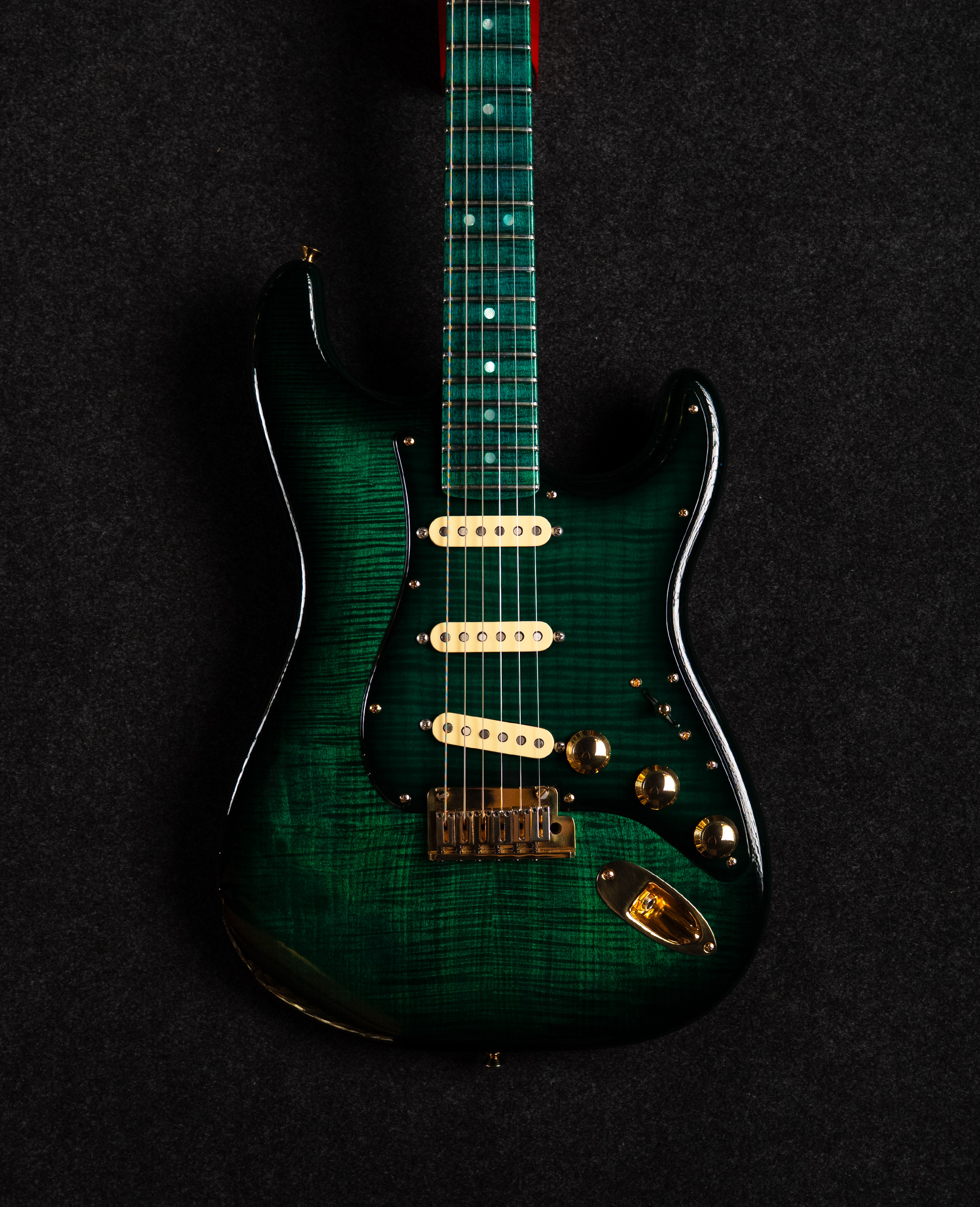 Электрогитара Fender Custom Shop Masterbuilt Yuriy Shishkov Green Stratocaster, 07 - купить в "Гитарном Клубе"
