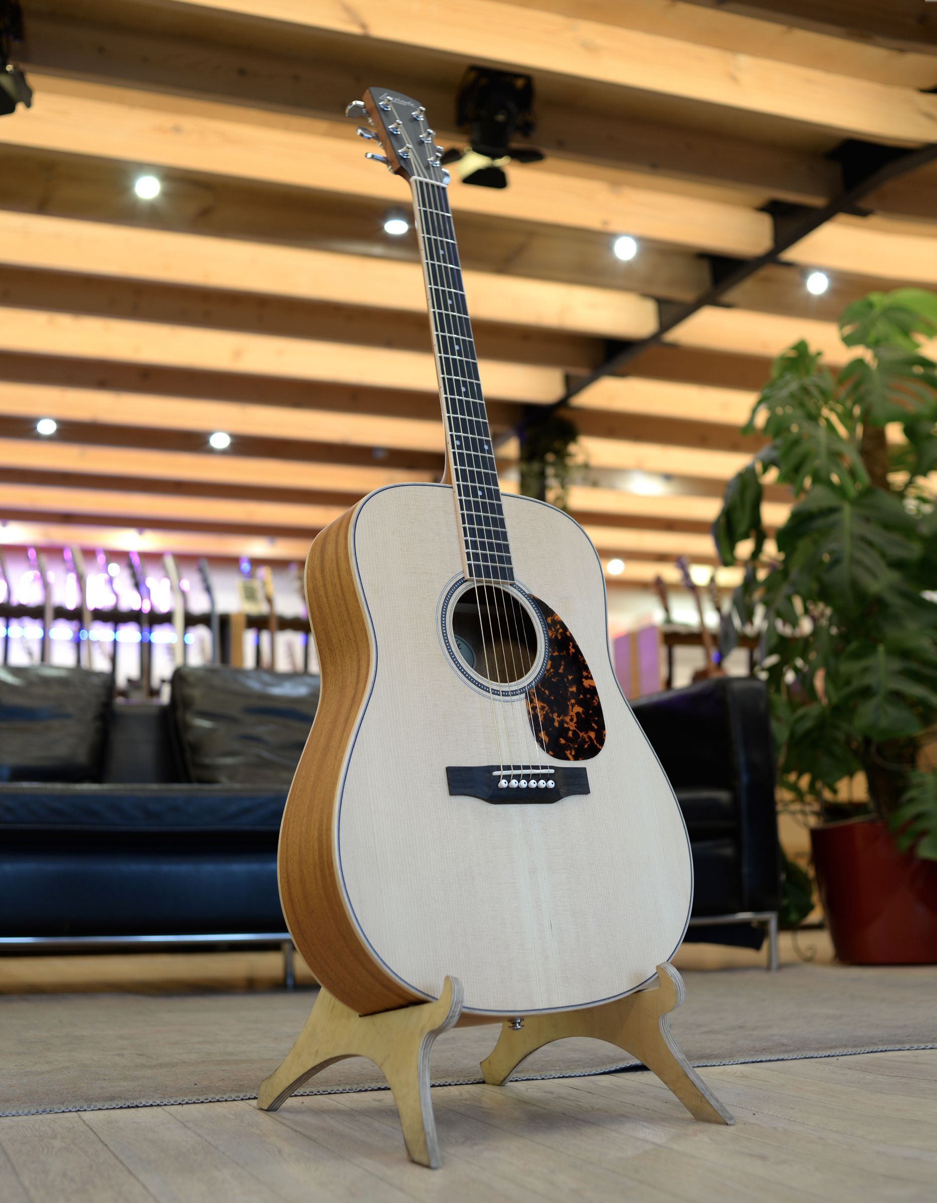 Акустическая гитара Larrivee D-03-MH-0 - купить в "Гитарном Клубе"