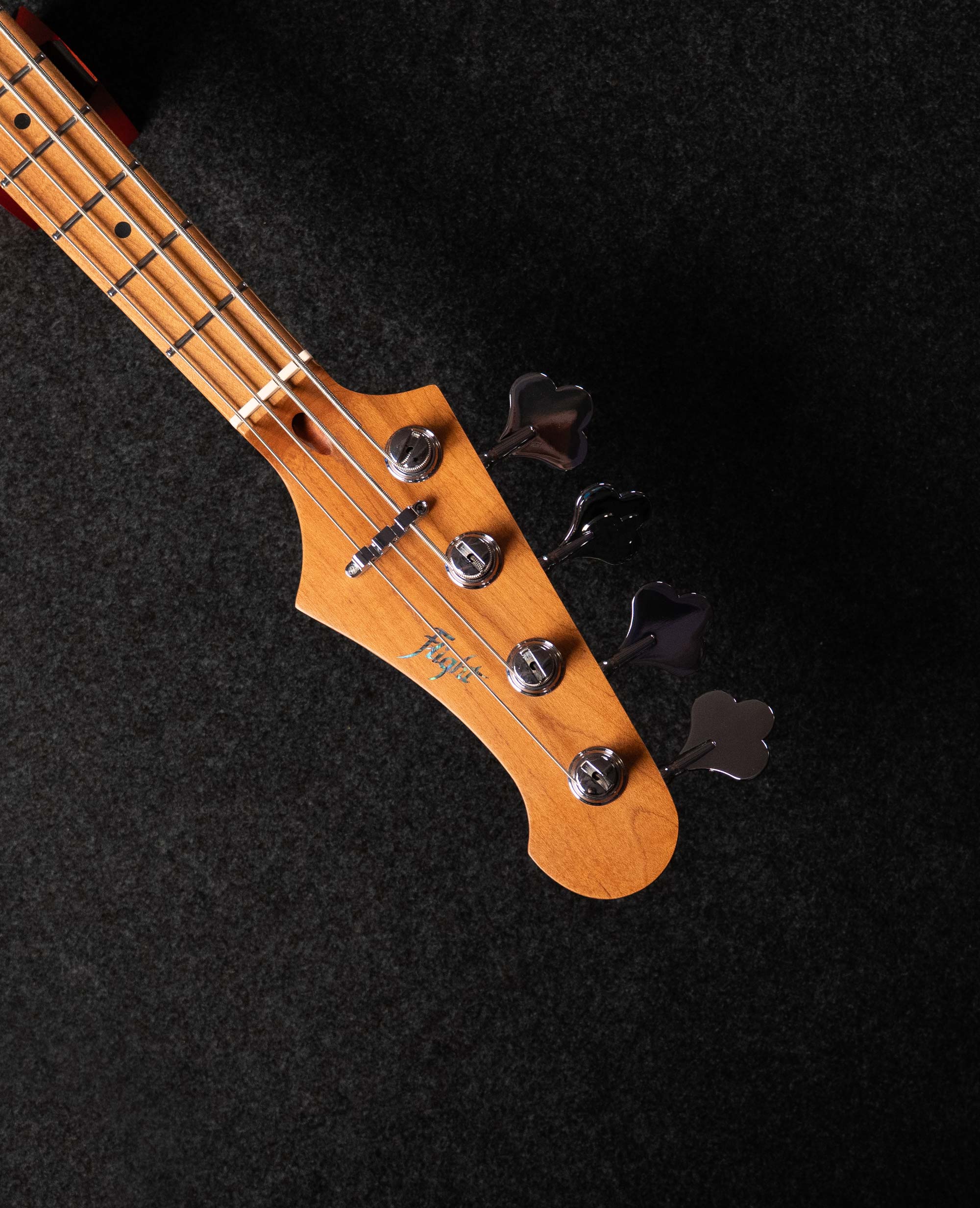 Бас-гитара уменьшенная Flight Mini JB LPB - купить в "Гитарном Клубе"