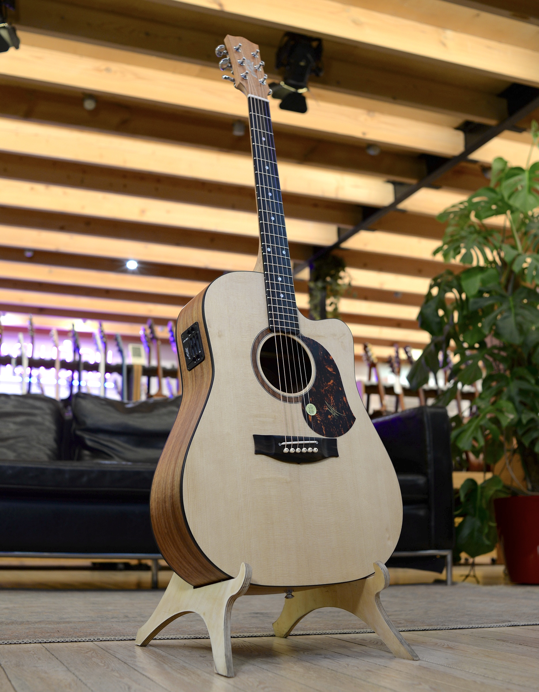 Электроакустическая гитара Maton SRS70C - купить в "Гитарном Клубе"