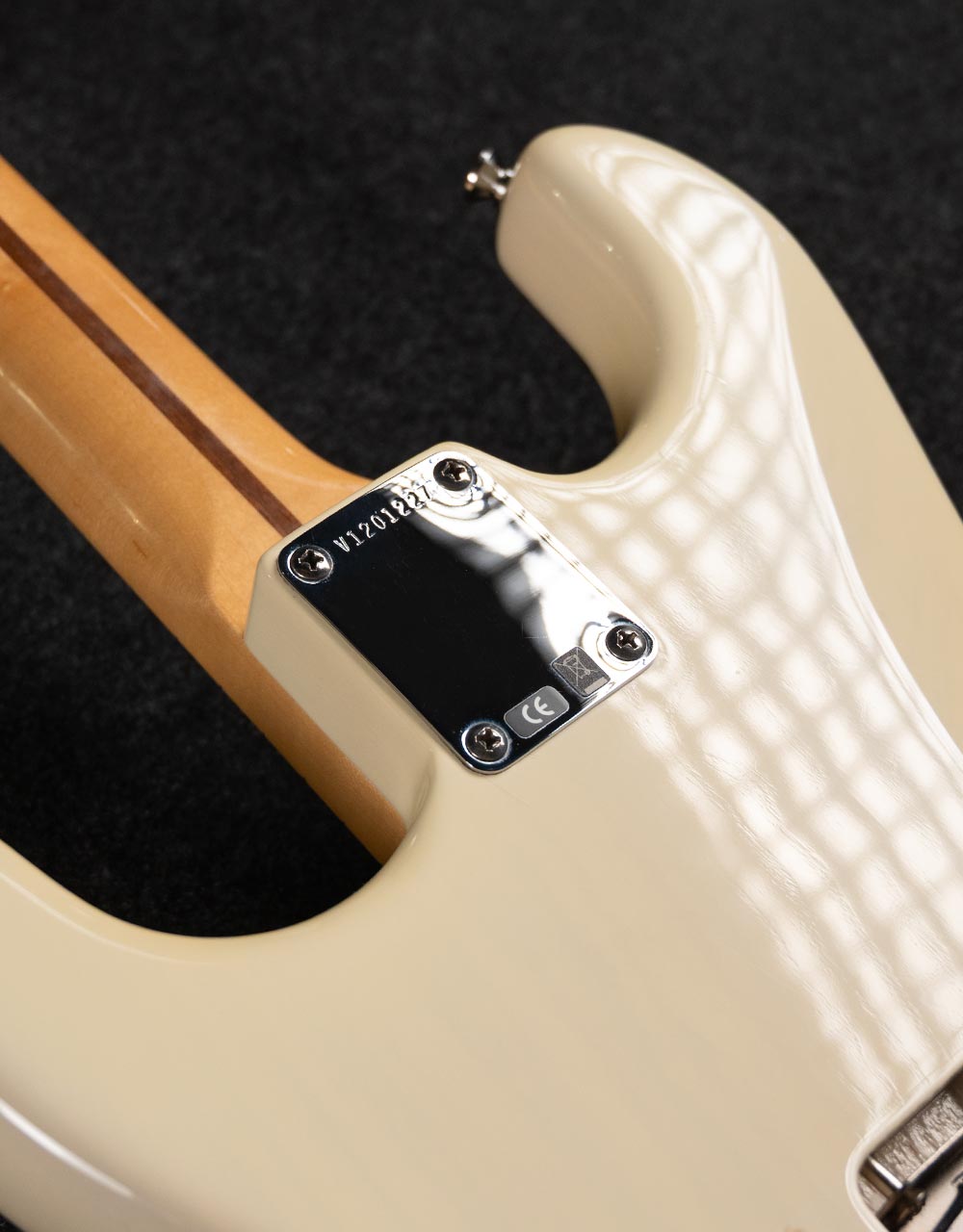 Электрогитара Fender Stratocaster AVRI