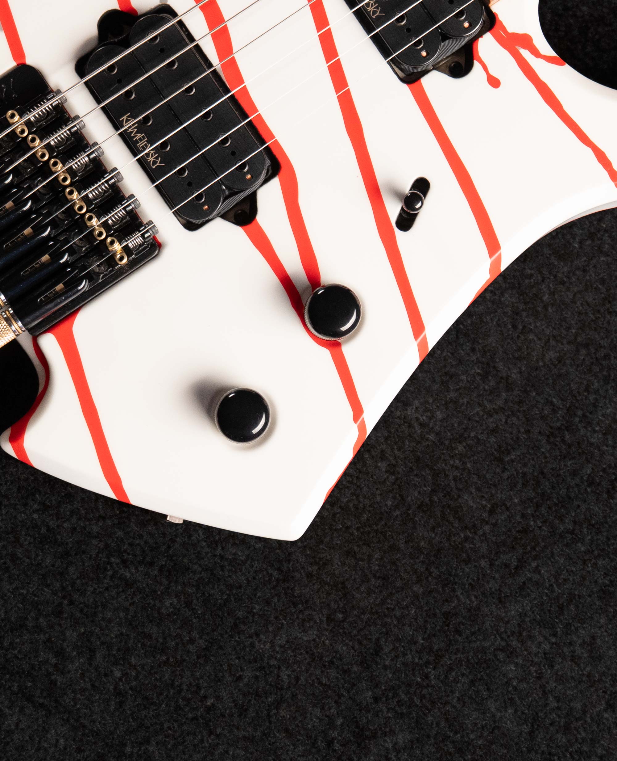 Электрогитара Khmelevsky Bloody Wing - купить в "Гитарном Клубе"