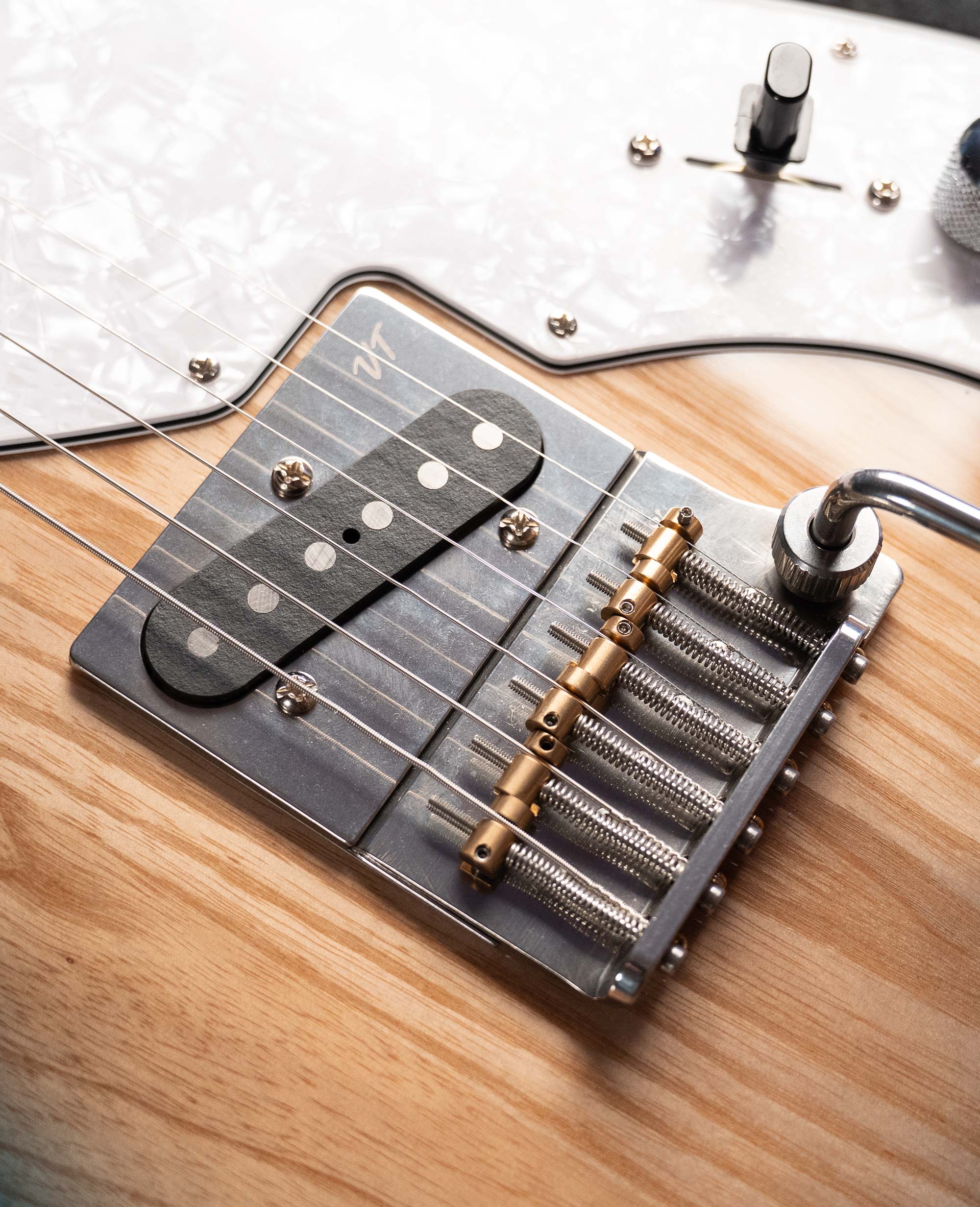 Электрогитара G&L Limited Run ASAT Classic Thinline Mako Blue MP - купить в "Гитарном Клубе"