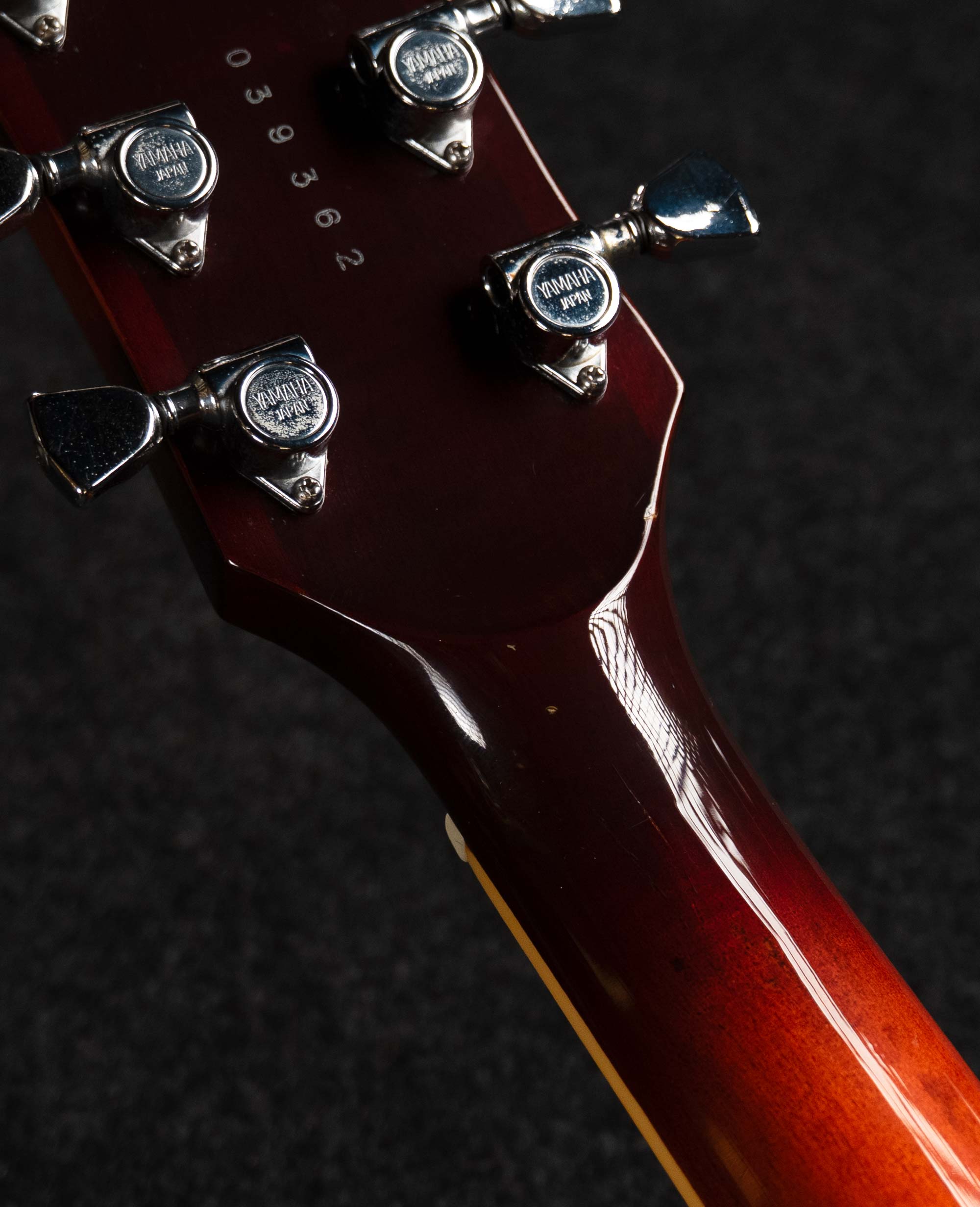 Электрогитара Yamaha Les Paul SL800