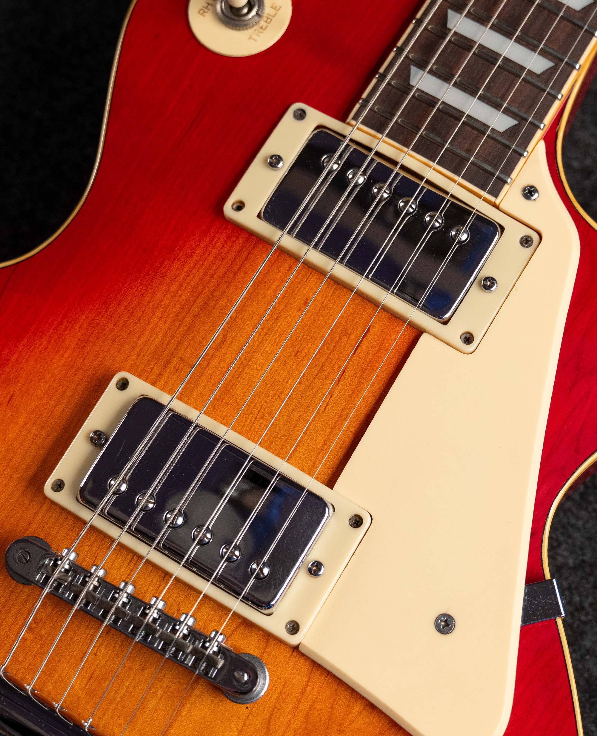 Электрогитара Yamaha Les Paul SL500