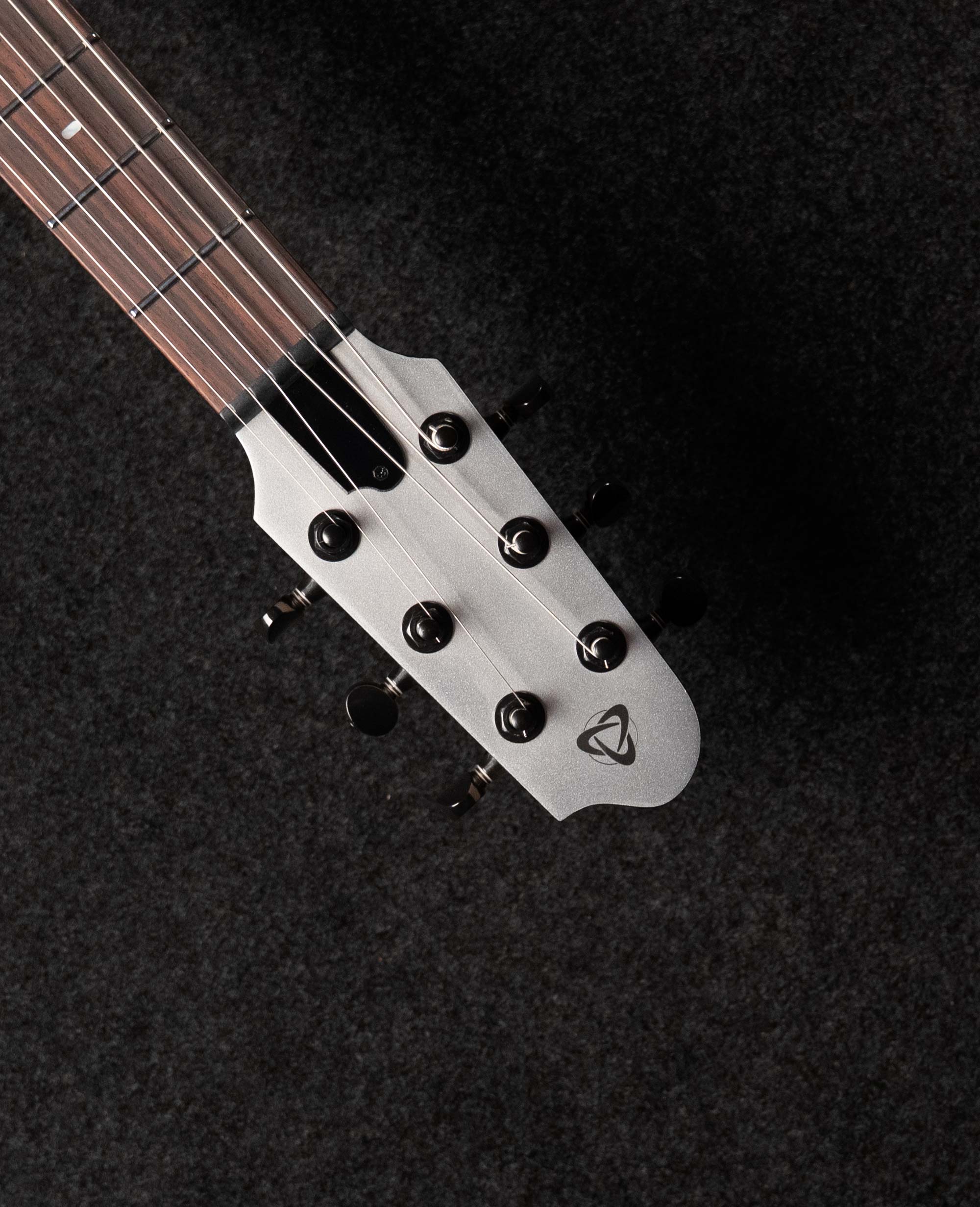 Электрогитара Covenant I-STD 100 silver - купить в "Гитарном Клубе"