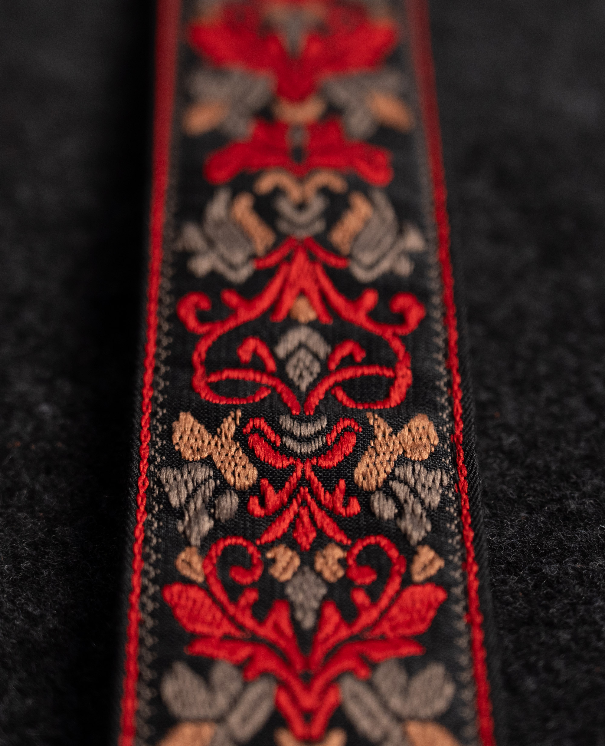 Ремень для гитары Acoustic Union Jacquard, Ember - купить в "Гитарном Клубе"