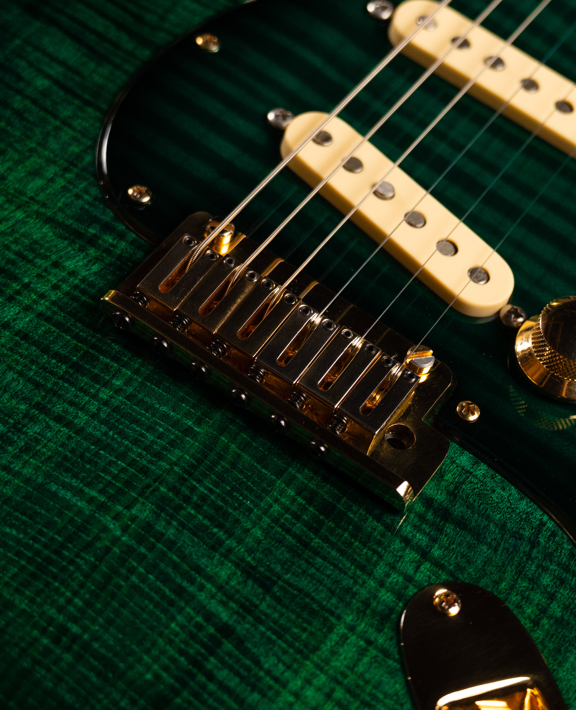 Электрогитара Fender Custom Shop Masterbuilt Yuriy Shishkov Green Stratocaster, 07 - купить в "Гитарном Клубе"