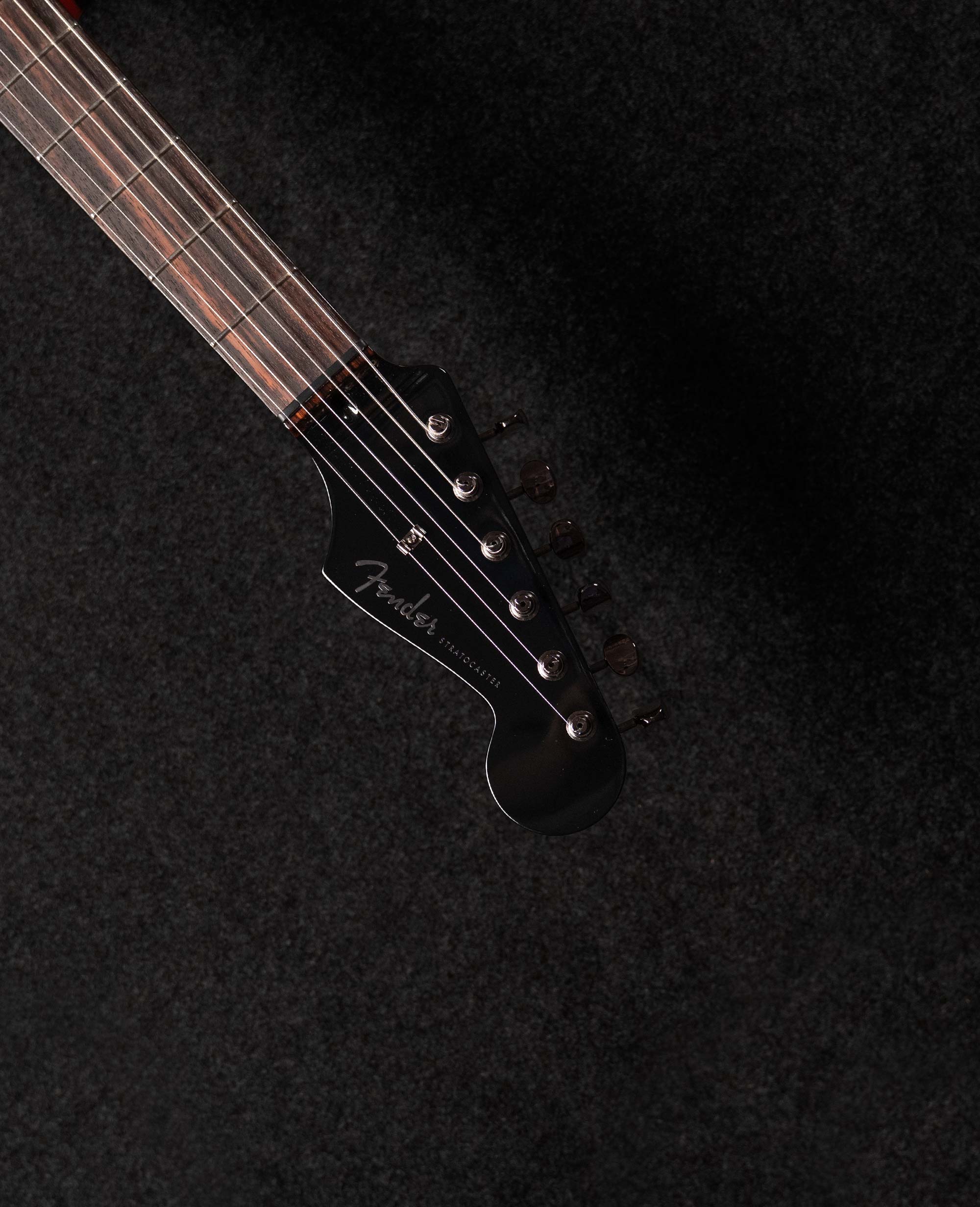 Электрогитара Fender Stratocaster Limited Final Fantasy XIV - купить в "Гитарном Клубе"
