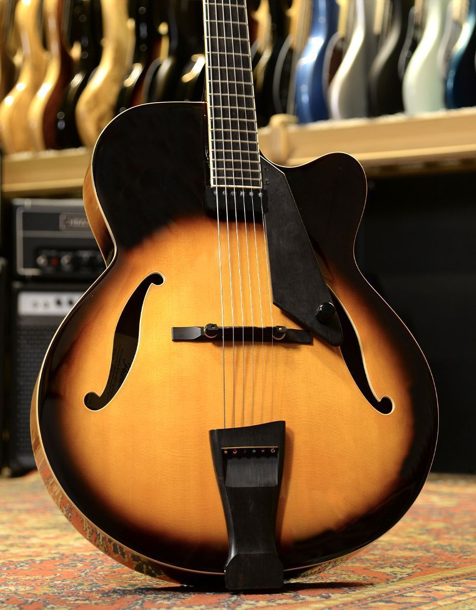 Полуакустическая гитара Peerless Martin Taylor Maestro - купить в "Гитарном Клубе"