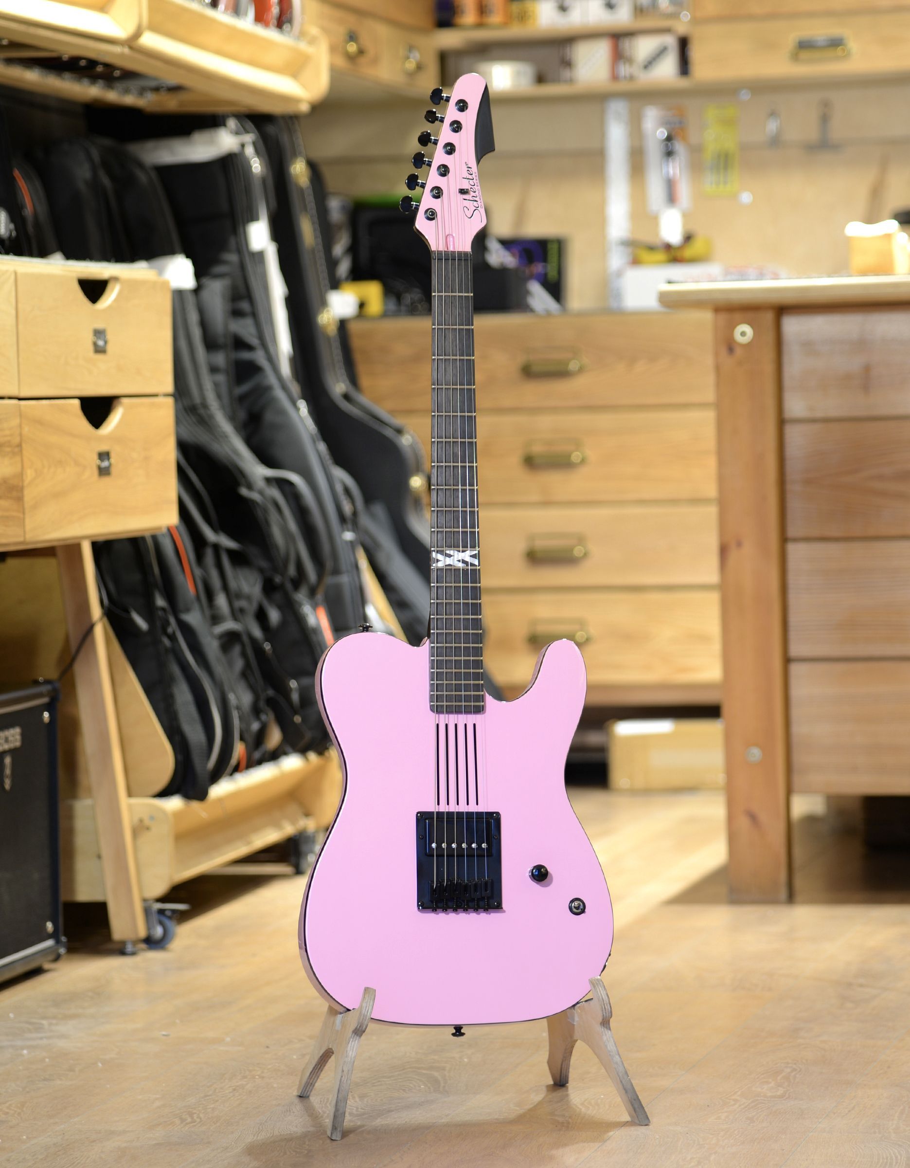 Электрогитара Schecter Pt Machine Gun Kelly - купить в "Гитарном Клубе"