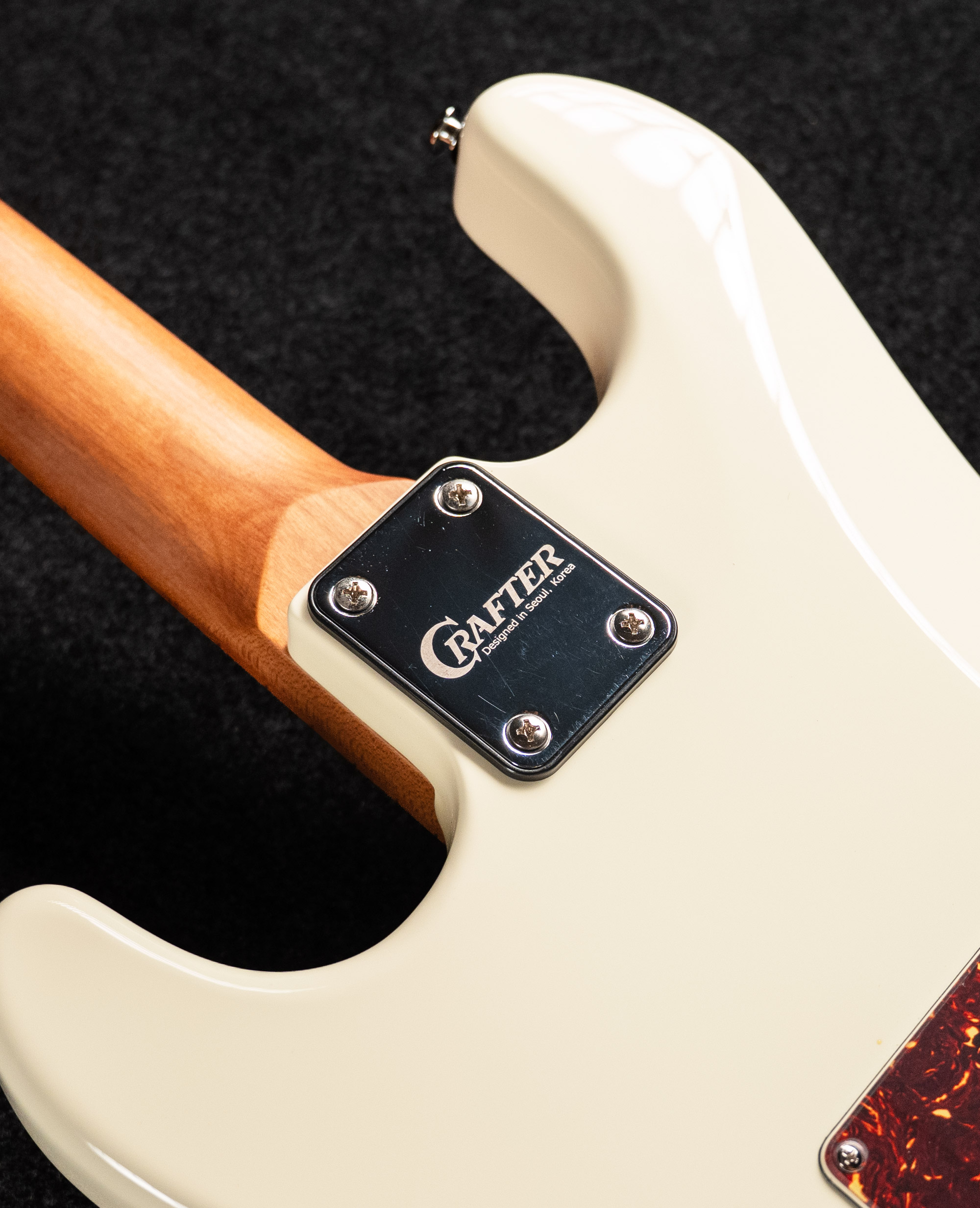 Электрогитара Crafter Crema VVS MP Malty White - купить в "Гитарном Клубе"