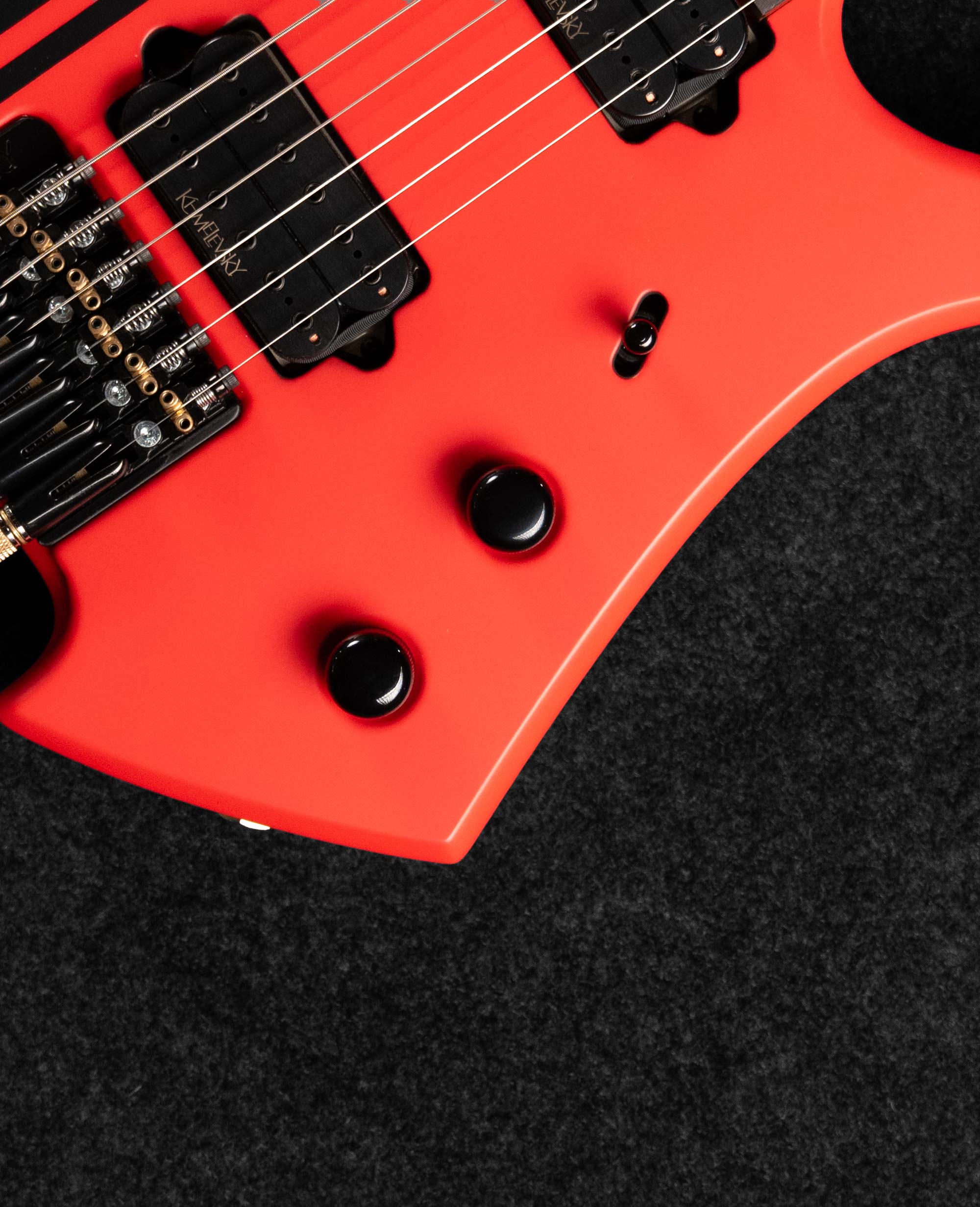 Электрогитара Khmelevsky Wing Red Rocket #141 - купить в "Гитарном Клубе"