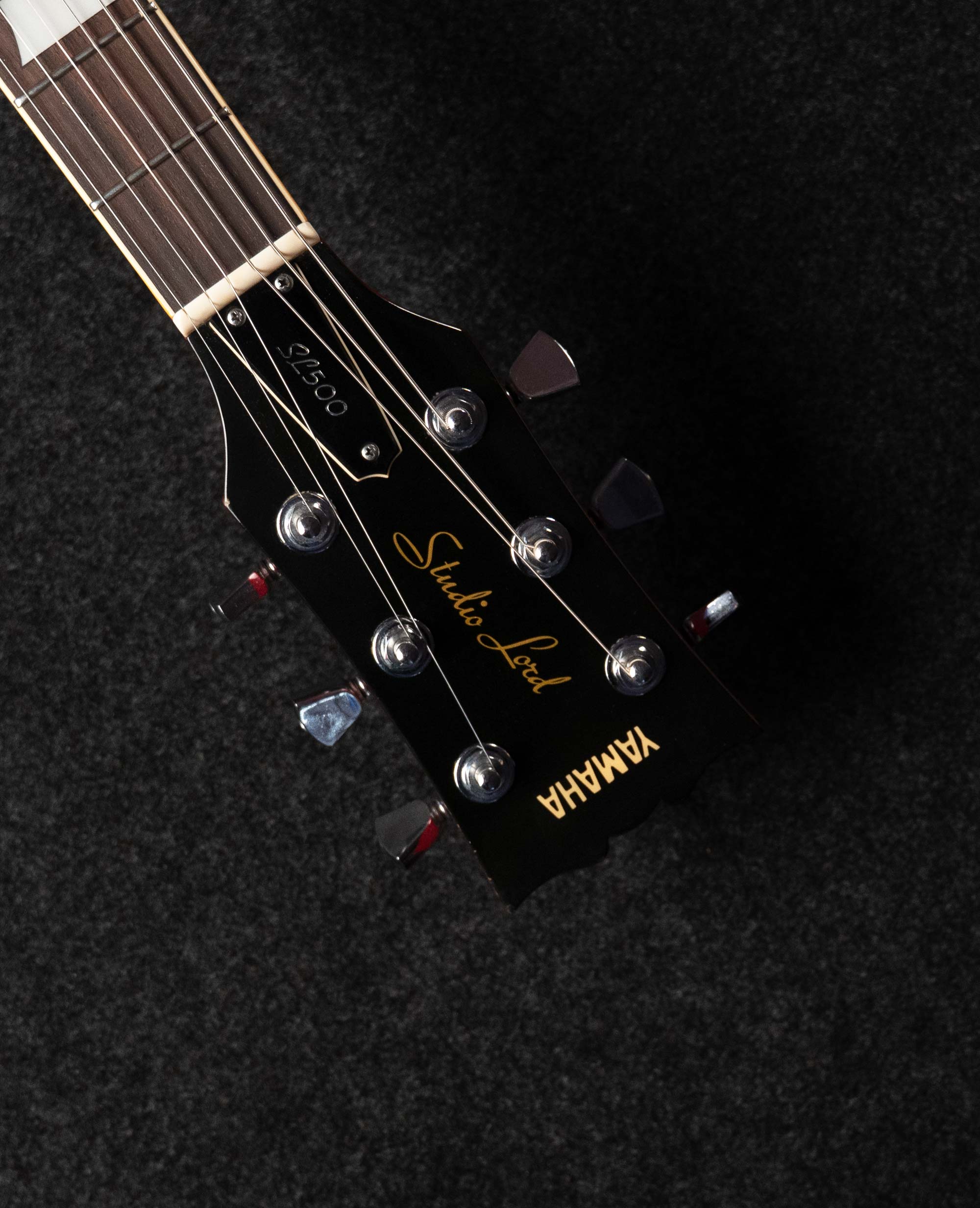 Электрогитара Yamaha Les Paul SL500