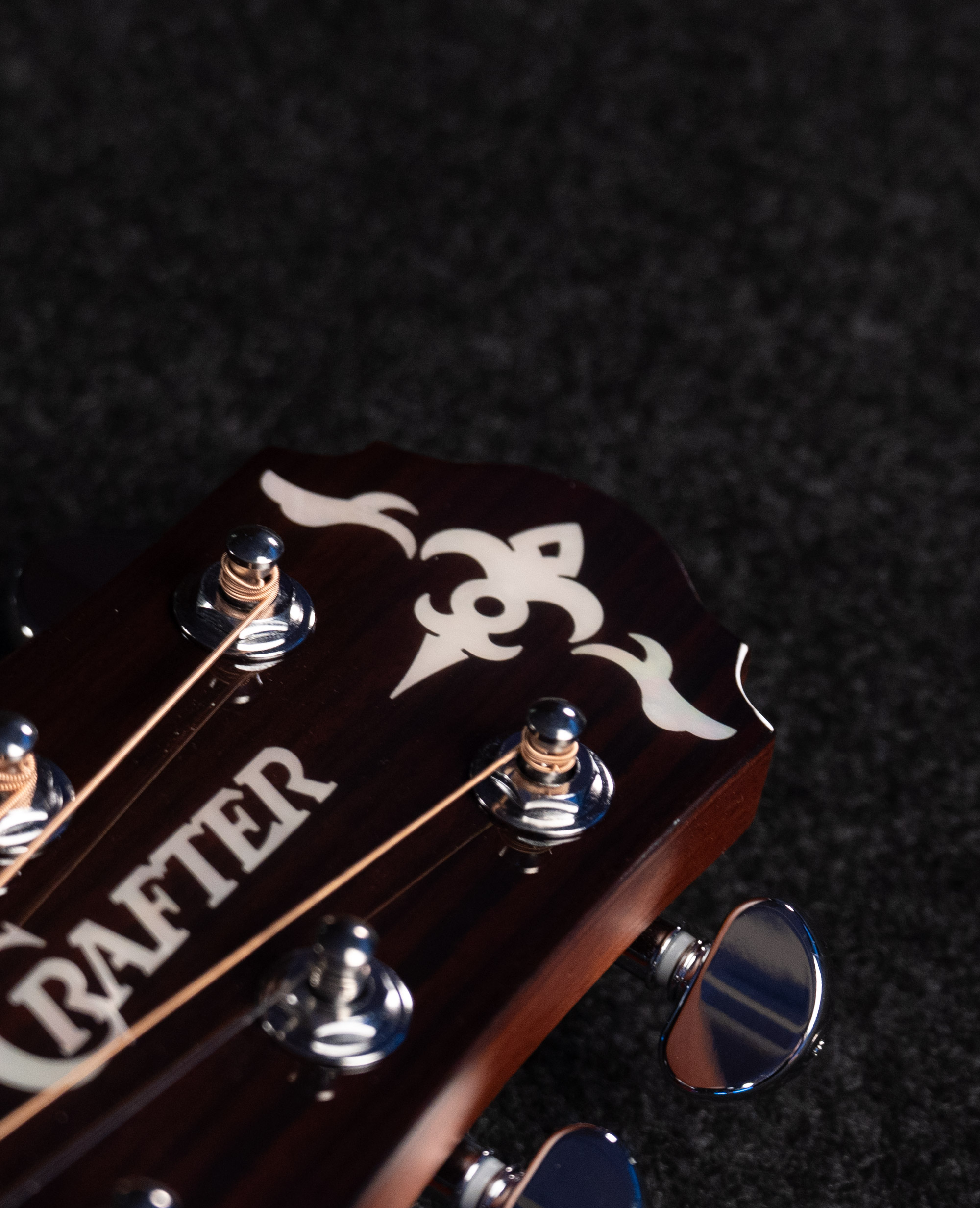 Электроакустическая гитара Crafter STG J-18ce - купить в "Гитарном Клубе"