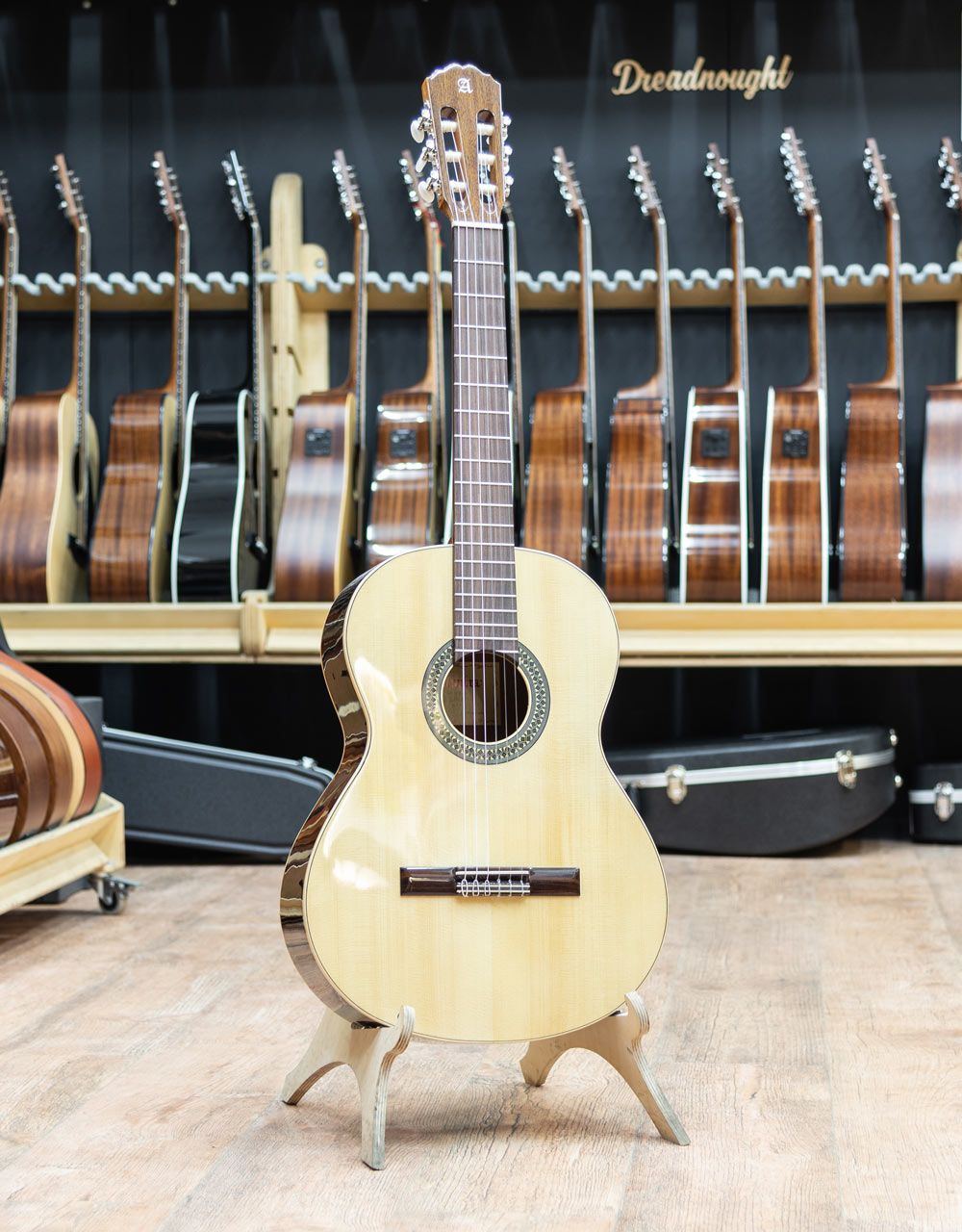 Классическая гитара Alhambra Classica Student 2C - купить в "Гитарном Клубе"