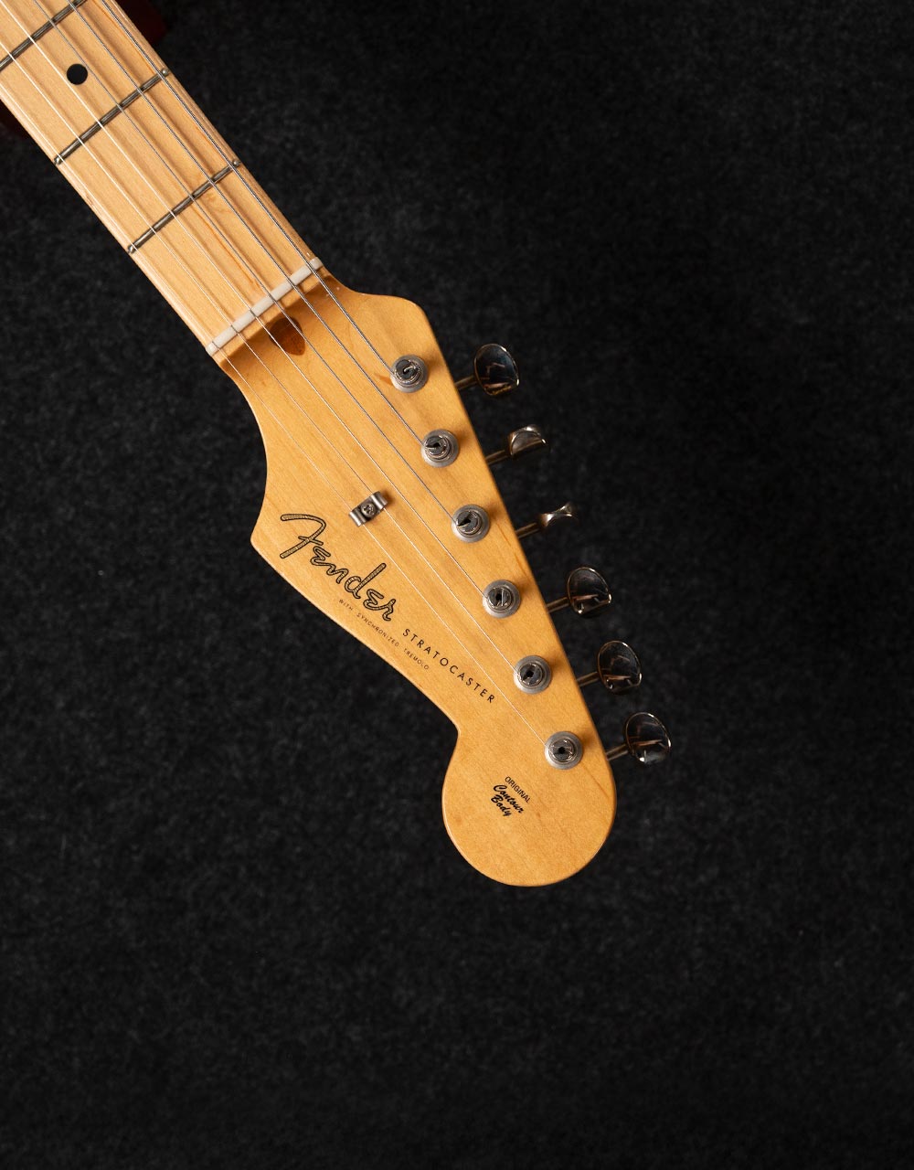 Электрогитара Fender Stratocaster AVRI
