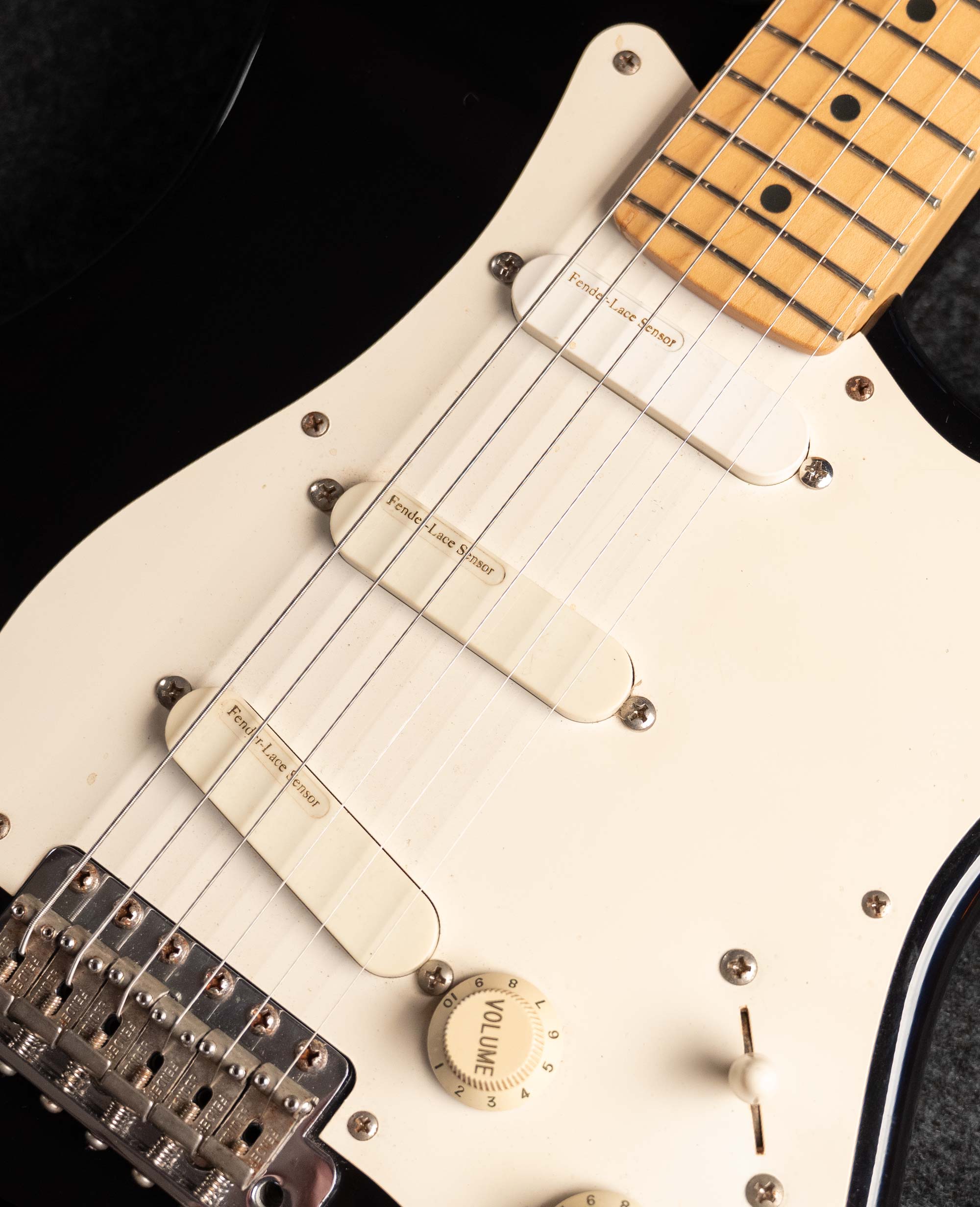 Электрогитара Fender Stratocaster Eric Clapton, Blackie, 1996 - купить в "Гитарном Клубе"
