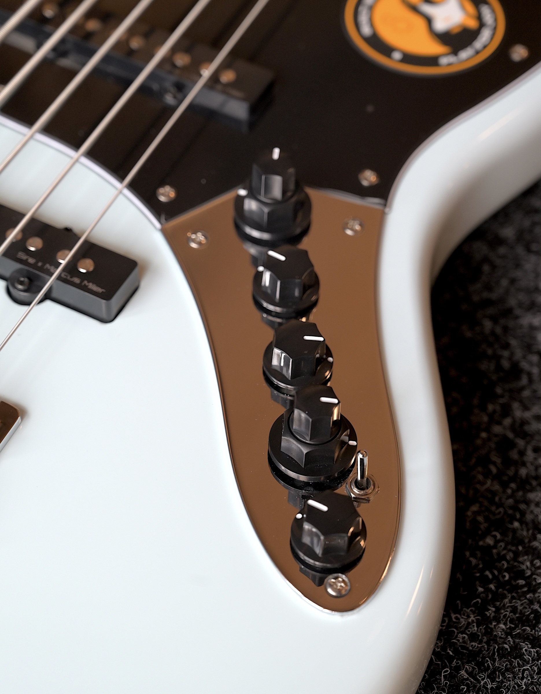 Бас-гитара Sire V3-5 (2nd Gen) SNB - купить в "Гитарном Клубе"