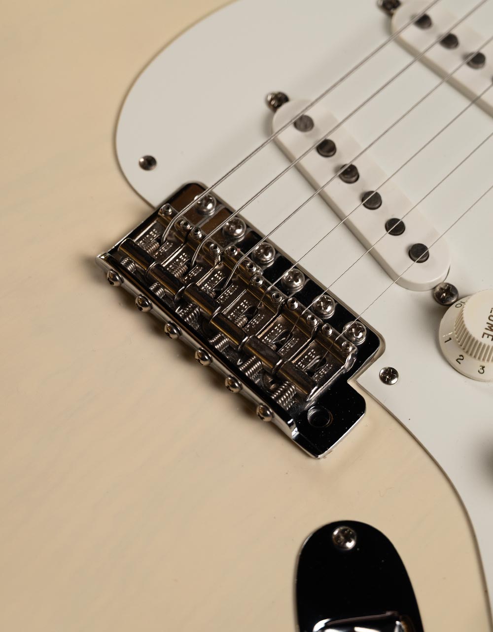 Электрогитара Fender Stratocaster AVRI