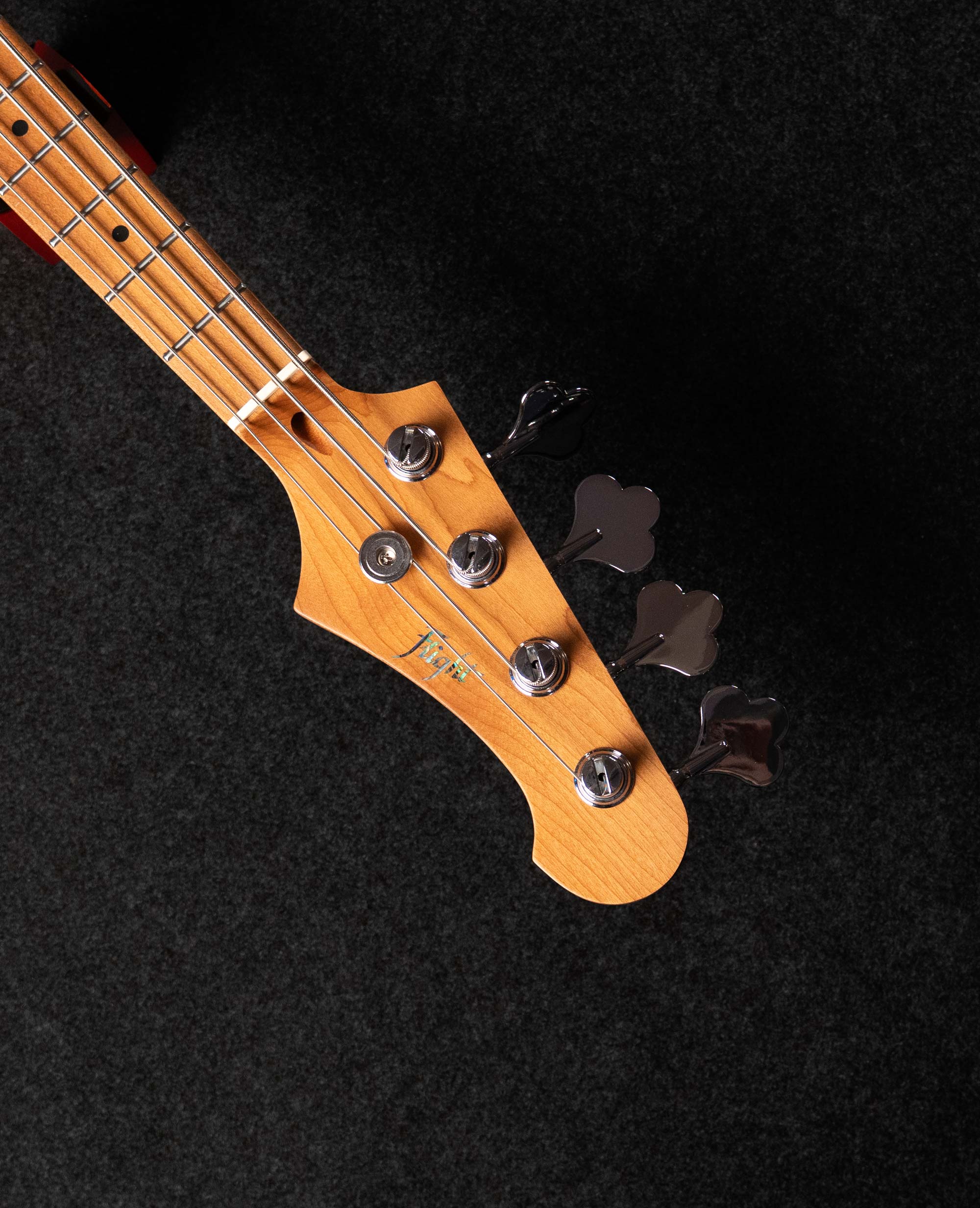 Бас-гитара уменьшенная Flight Mini JB SB - купить в "Гитарном Клубе"