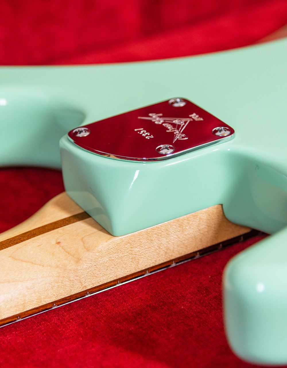 Электрогитара Fender Custom Shop Stratocaster Surf Green, именная модель Jeff Beck - купить в "Гитарном Клубе"