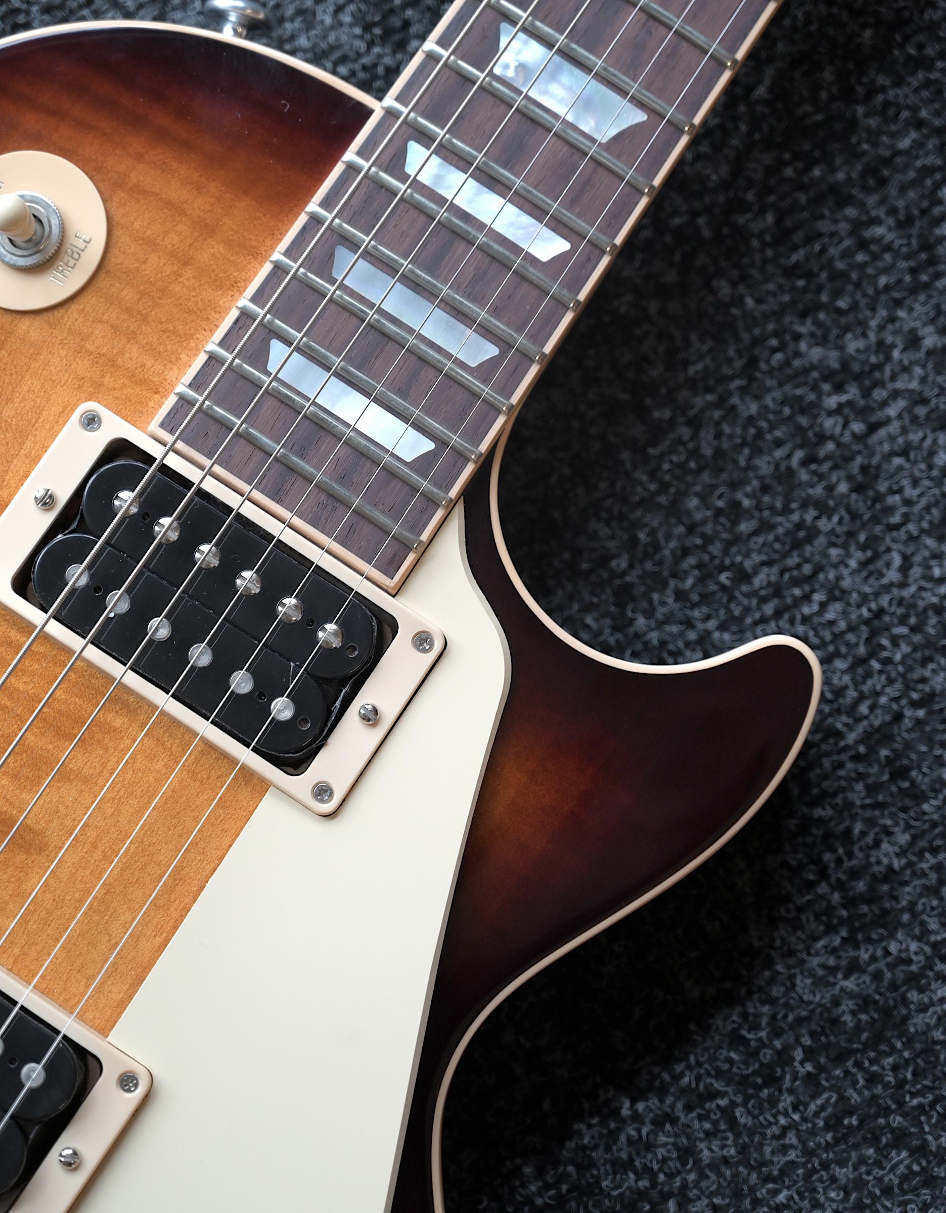 Электрогитара Gibson Les Paul Less Plus Desert Burst, 2015 - купить в "Гитарном Клубе"