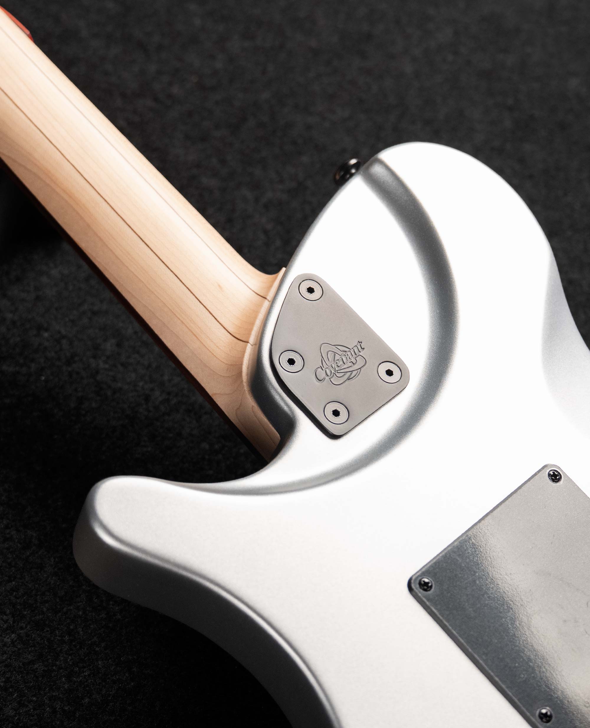 Электрогитара Covenant I-STD 100 silver - купить в "Гитарном Клубе"