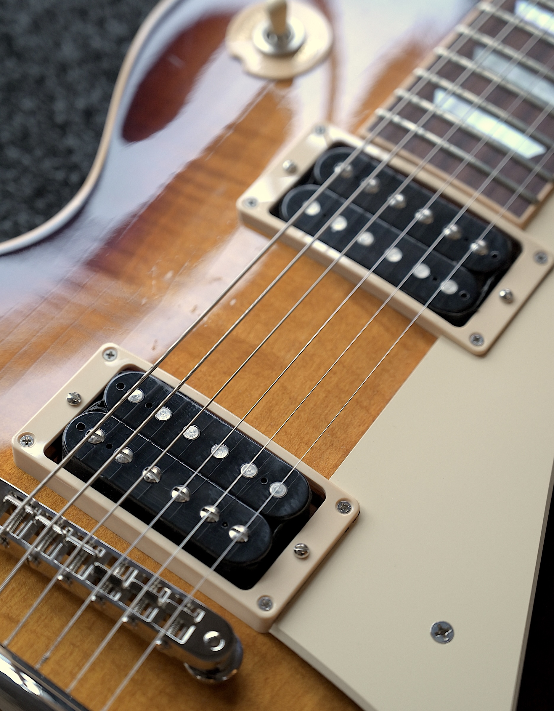 Электрогитара Gibson Les Paul Less Plus Desert Burst, 2015 - купить в "Гитарном Клубе"
