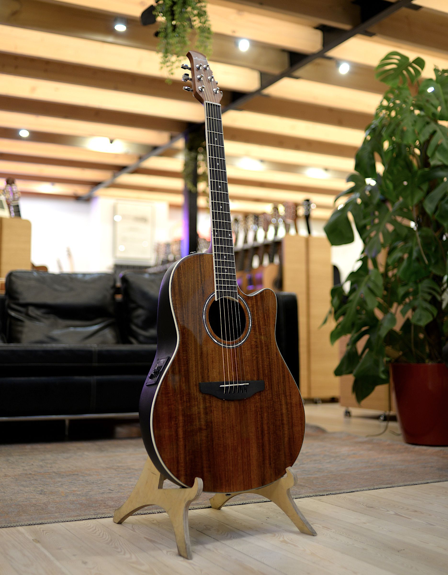 Электроакустическая гитара Ovation Applause AB24IIP-KOA Mid Cutaway - купить в "Гитарном Клубе"
