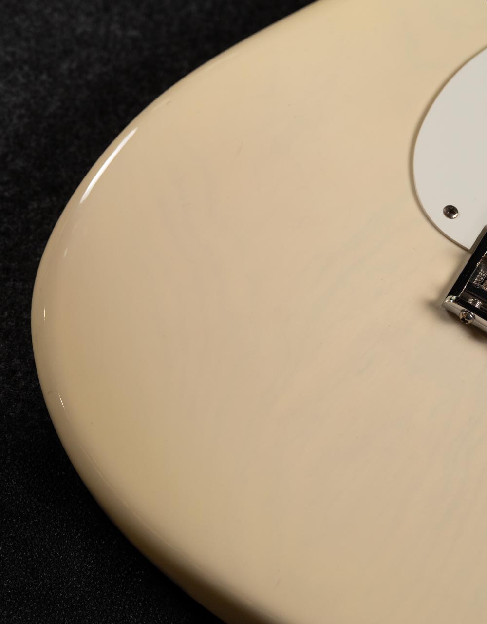 Электрогитара Fender Stratocaster AVRI