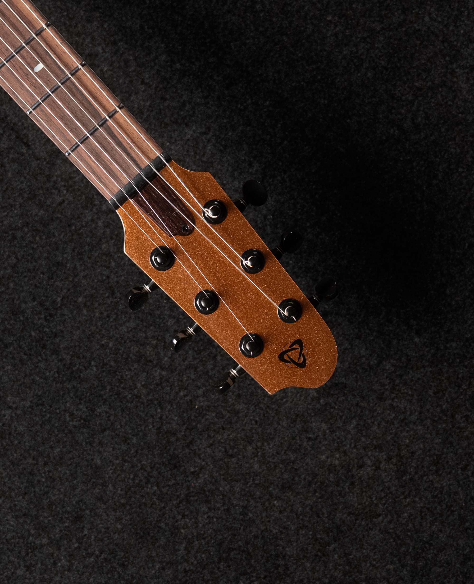 Электрогитара Covenant I-STD 100 gold - купить в "Гитарном Клубе"