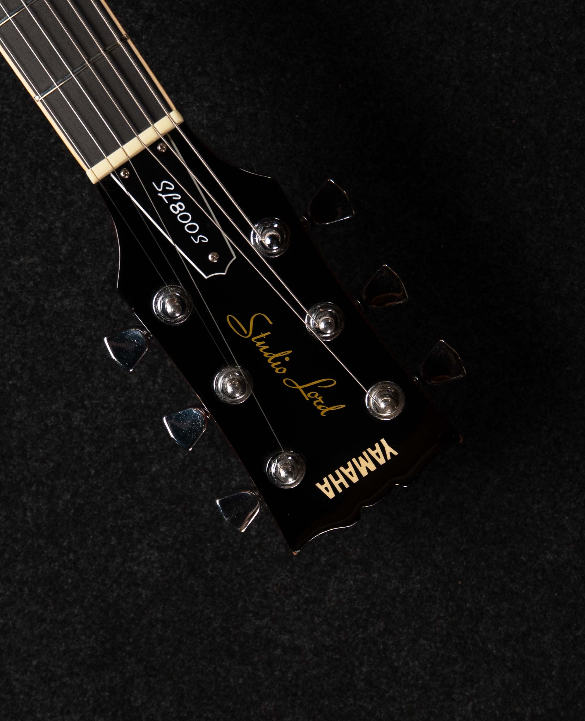 Электрогитара Yamaha Les Paul SL800