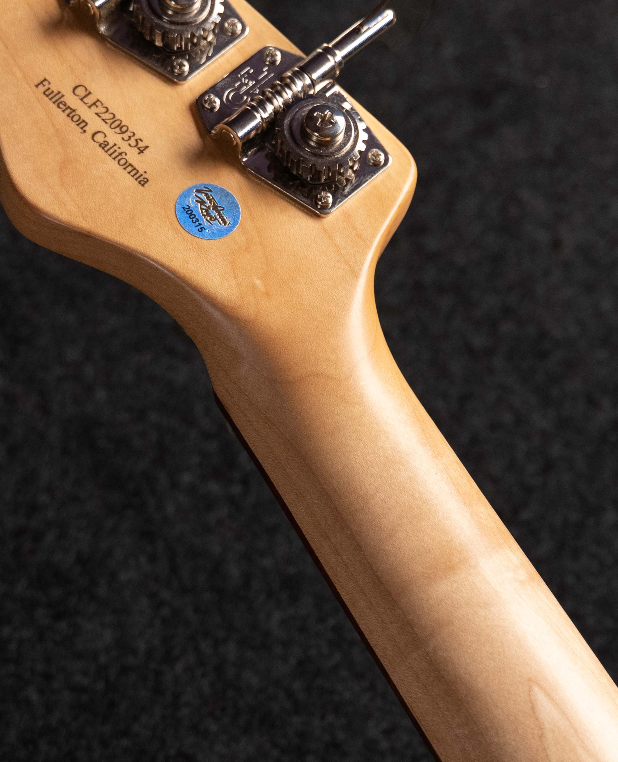 Бас-гитара G&L FD Fallout Shortscale Bass Shell Pink CR - купить в "Гитарном Клубе"