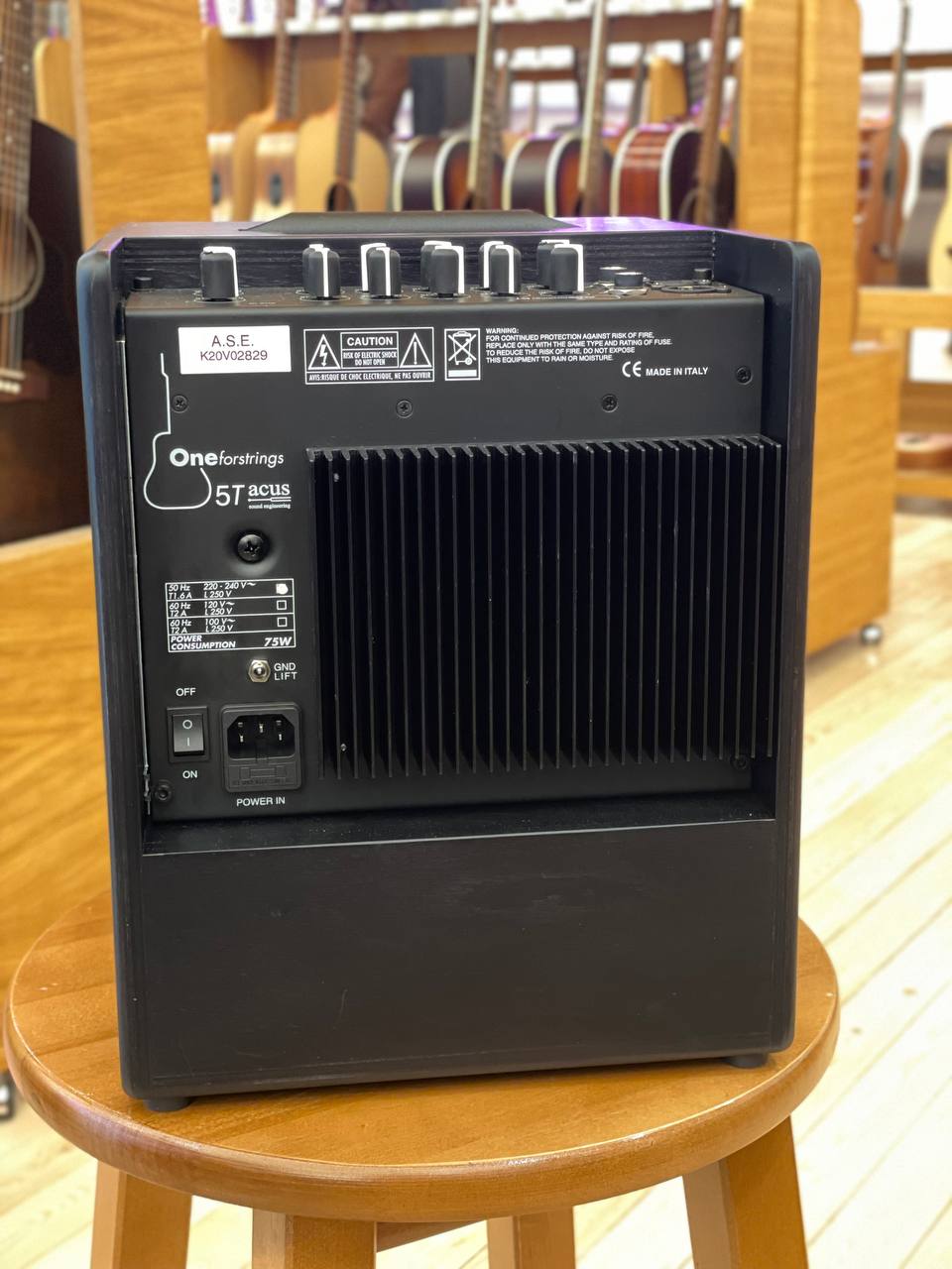 Комбоусилитель для акустической гитары Acus One ForStrings 5T Black, 75Вт - купить в "Гитарном Клубе"