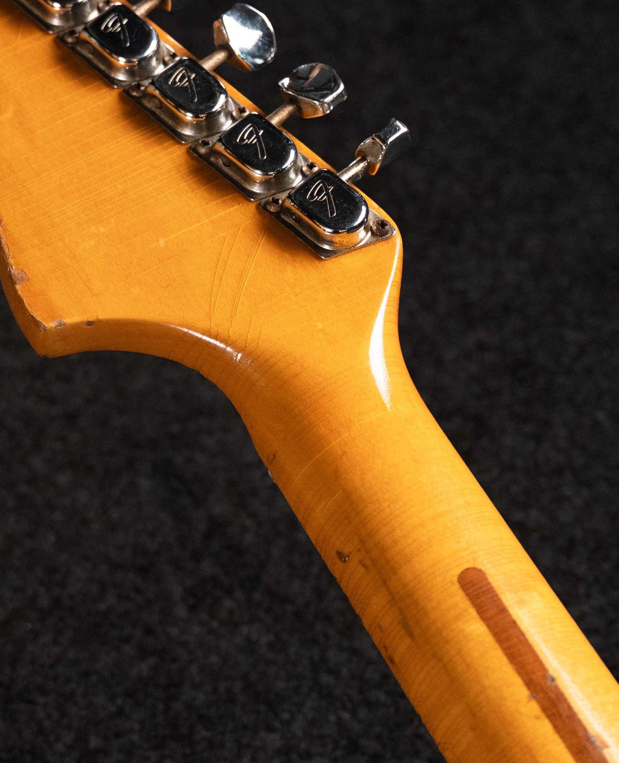 Электрогитара Fender Stratocaster’ 74  - купить в "Гитарном Клубе"