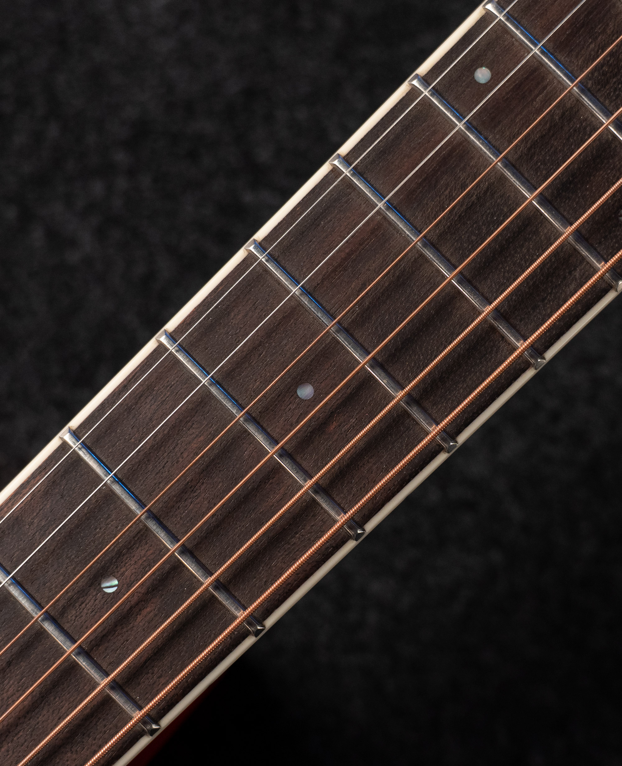 Электроакустическая гитара Ovation CS24P-NBM Celebrity Standard Plus Mid Cutaway Nutmeg Burled Maple - купить в "Гитарном Клубе"