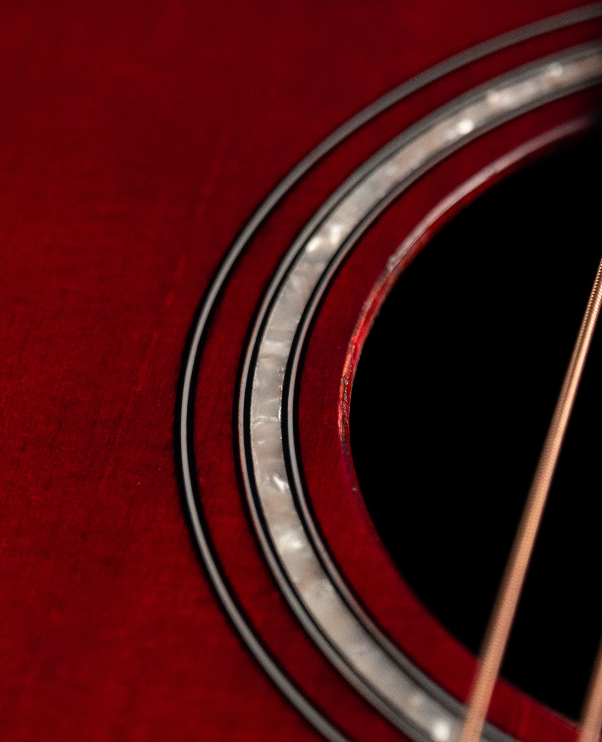 Электроакустическая гитара Ovation CS24-RR Celebrity Standard Mid Cutaway Ruby Red - купить в "Гитарном Клубе"