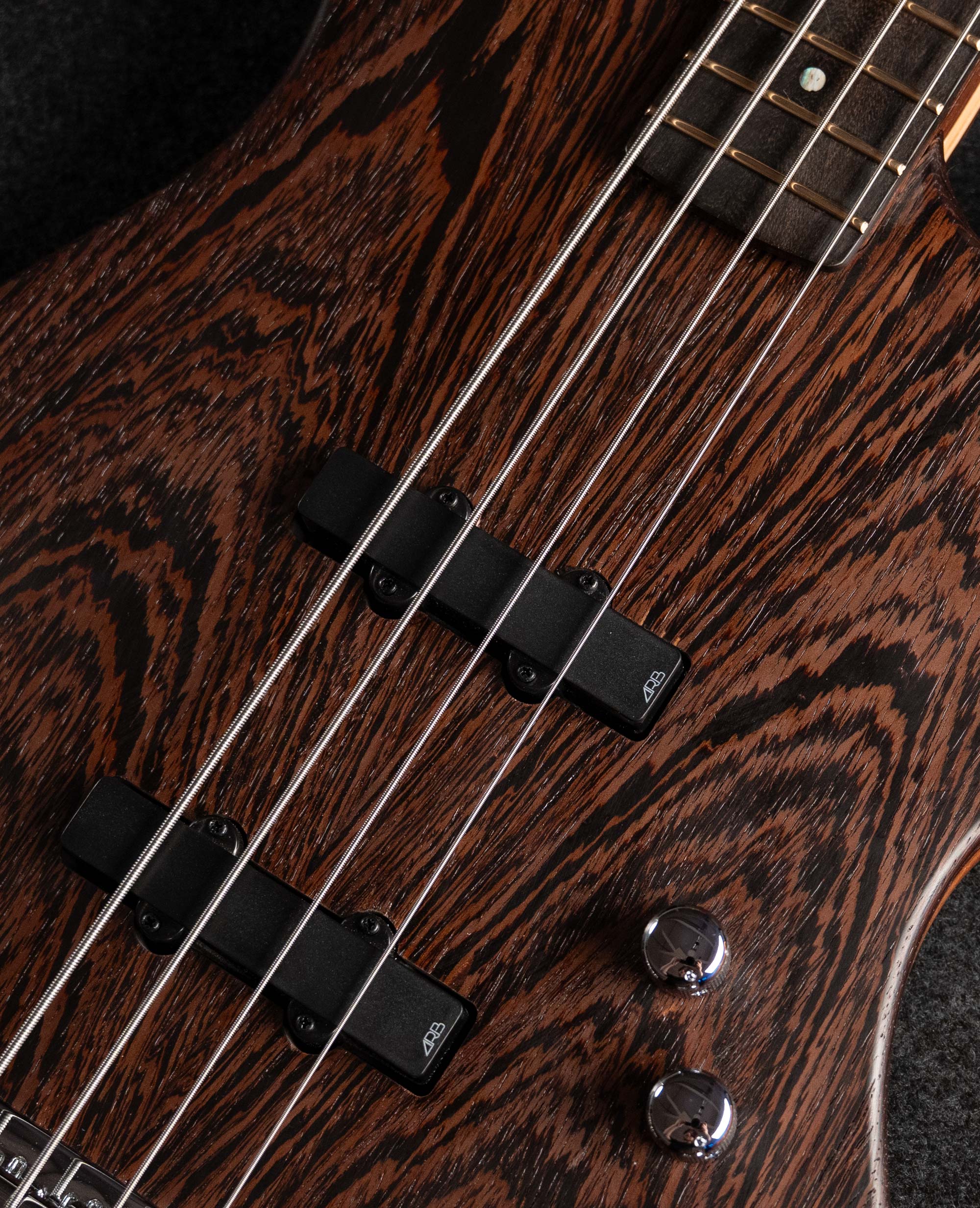 Бас-гитара Inspector JB bass LE - купить в "Гитарном Клубе"