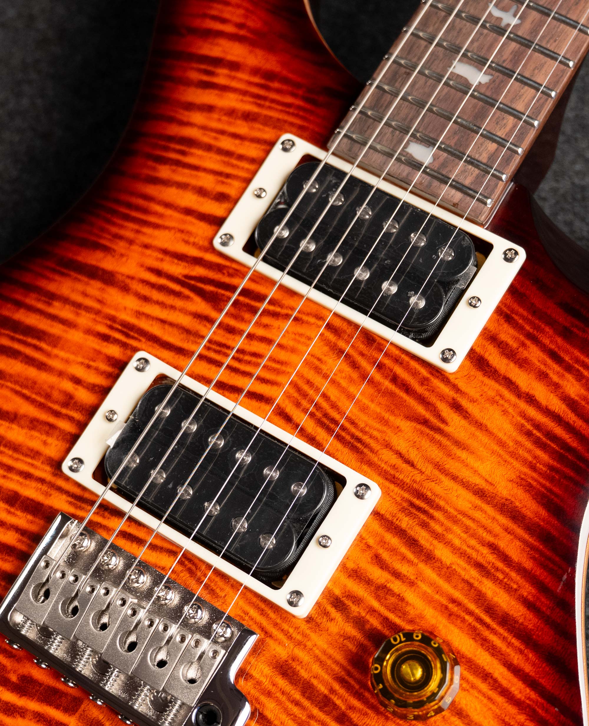 Электрогитара PRS SE CUSTOM 24 ORANGE TIGER SMOKEBURST - купить в "Гитарном Клубе"