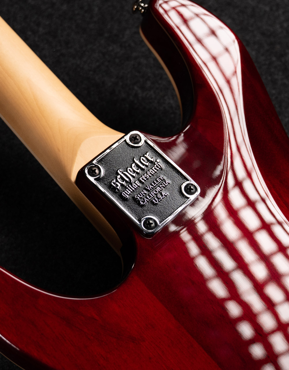 Электрогитара Schecter Omen Extreme-6 Bk/Rd Fadeburst - купить в "Гитарном Клубе"