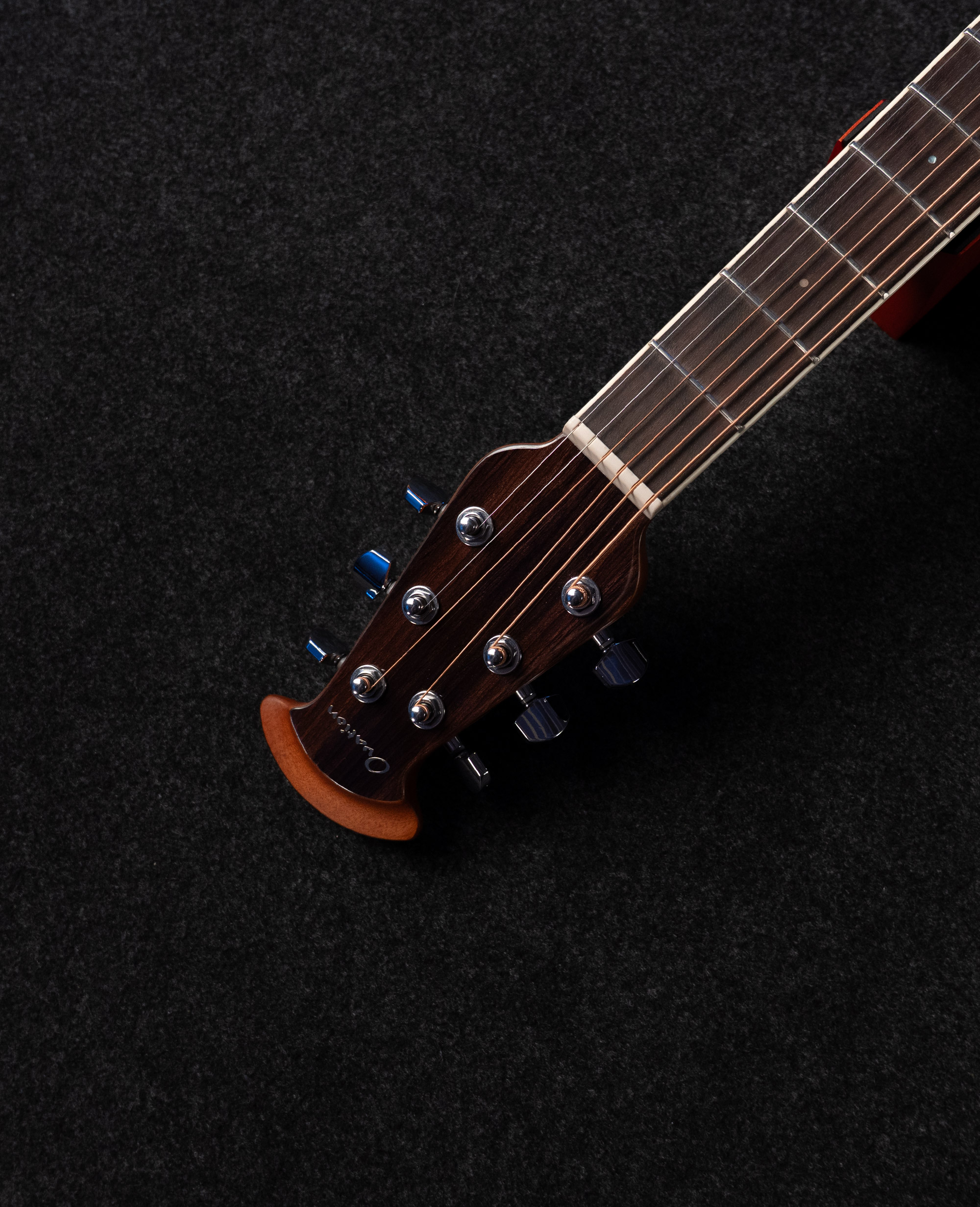Электроакустическая гитара Ovation CS24P-NBM Celebrity Standard Plus Mid Cutaway Nutmeg Burled Maple - купить в "Гитарном Клубе"