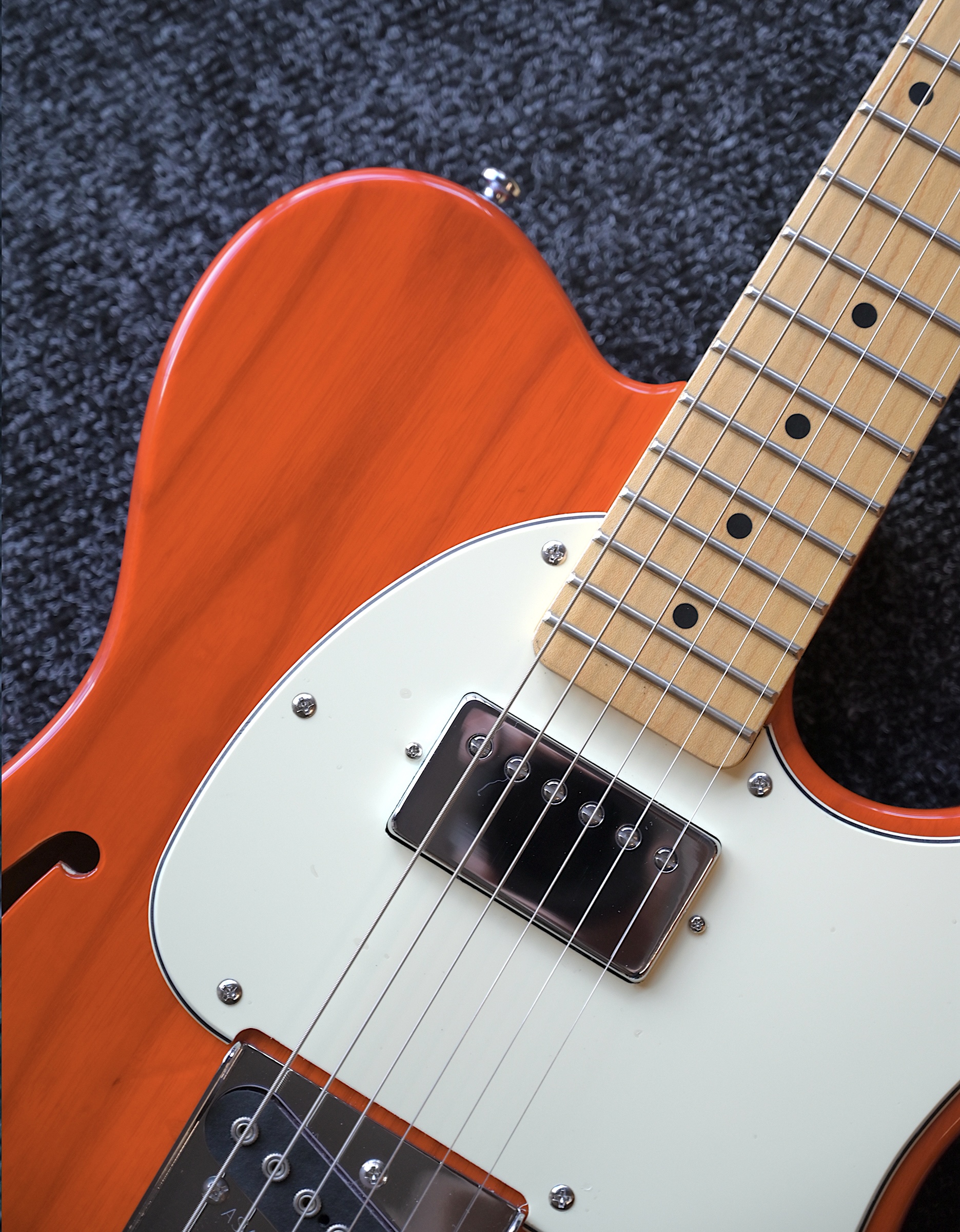 Электрогитара G&L Tribute ASAT Classic Bluesboy Semi-Hollow Clear Orange MP - купить в "Гитарном Клубе"