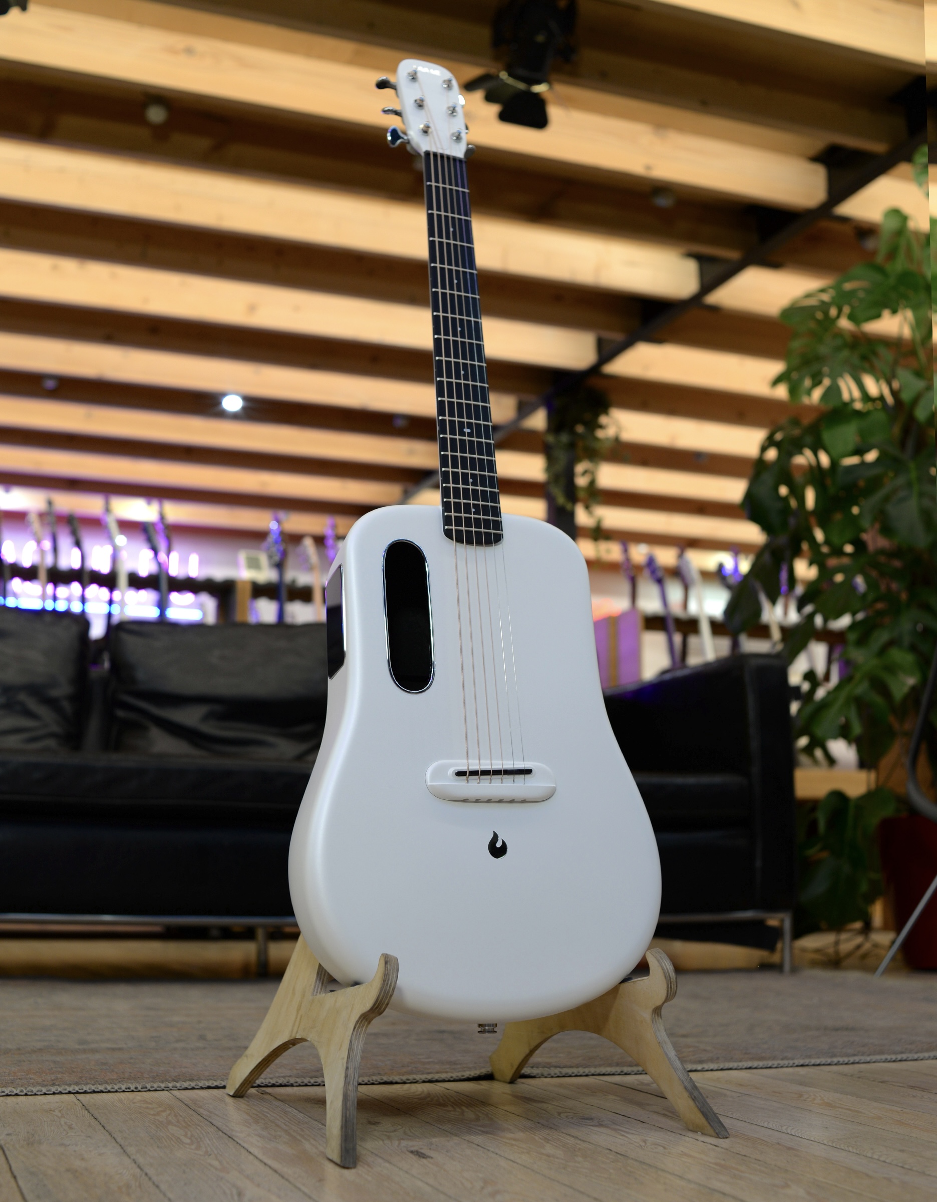 Трансакустическая гитара Lava Me-4 White 36” - купить в "Гитарном Клубе"