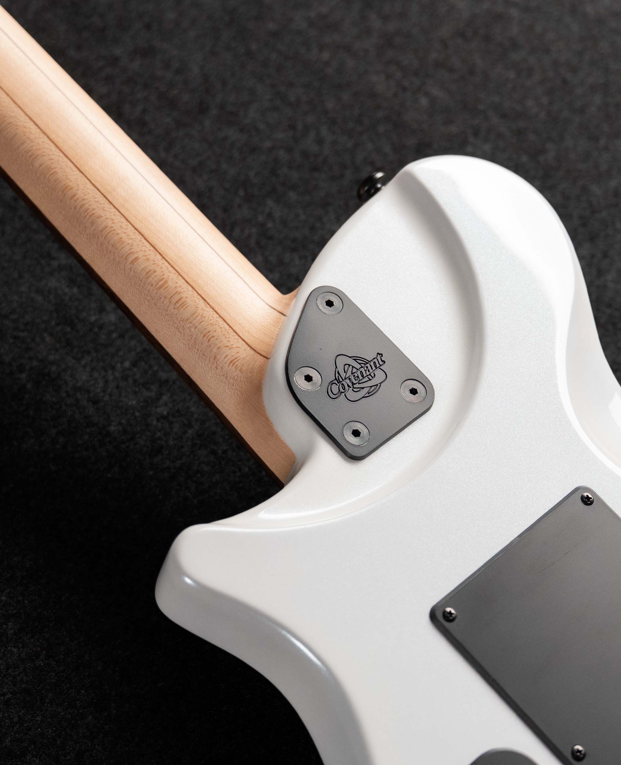 Электрогитара Covenant Custom Model Be Pearl - купить в "Гитарном Клубе"