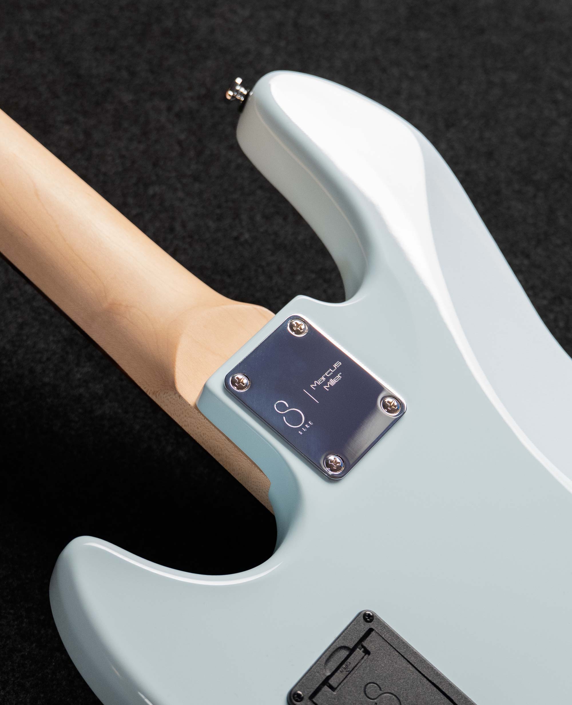 Бас-гитара Sire V3-4 SNB (2n Gen) - купить в "Гитарном Клубе"