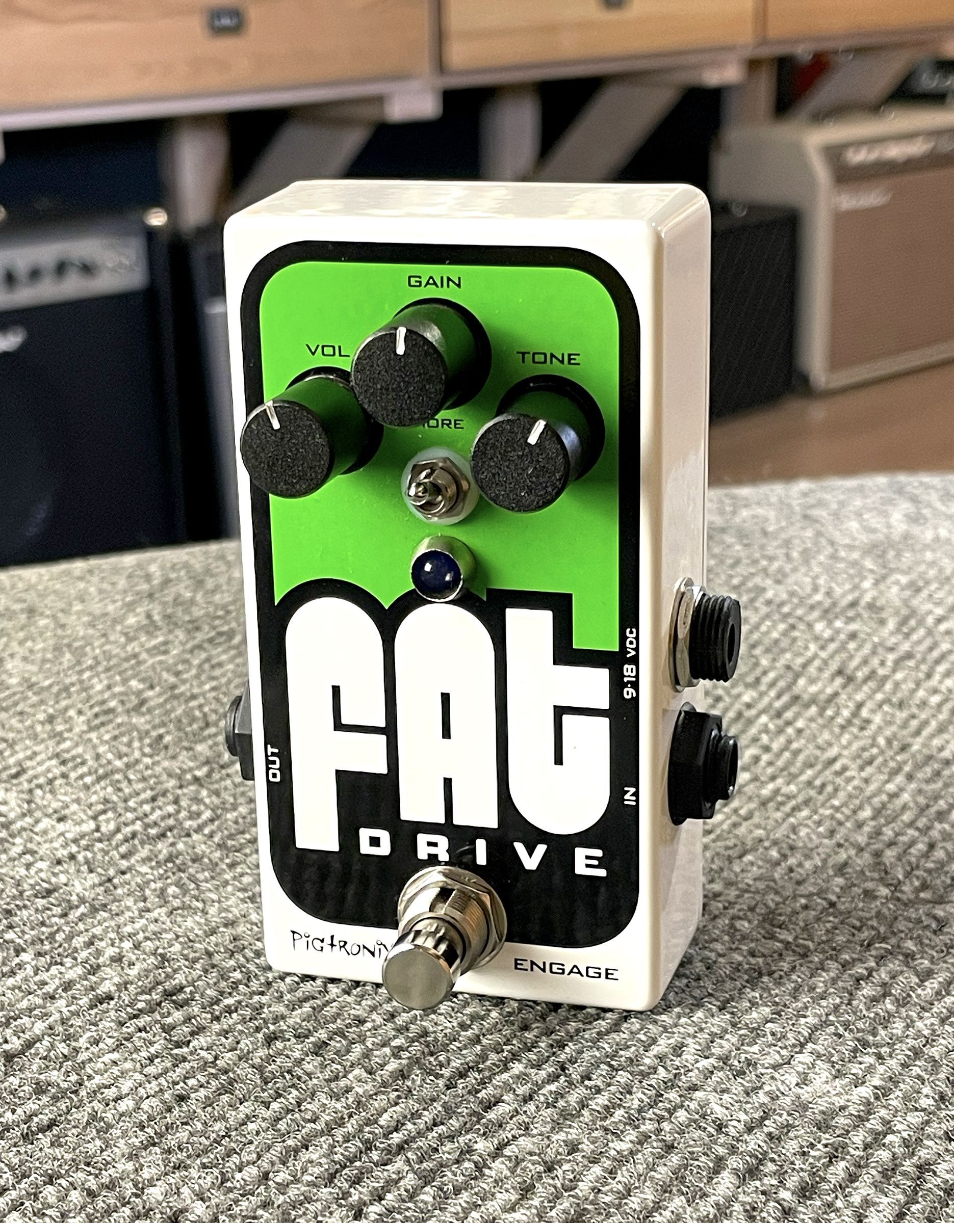 Гитарная педаль Pigtronix FAT Analog Drive Distortion - купить в "Гитарном Клубе"